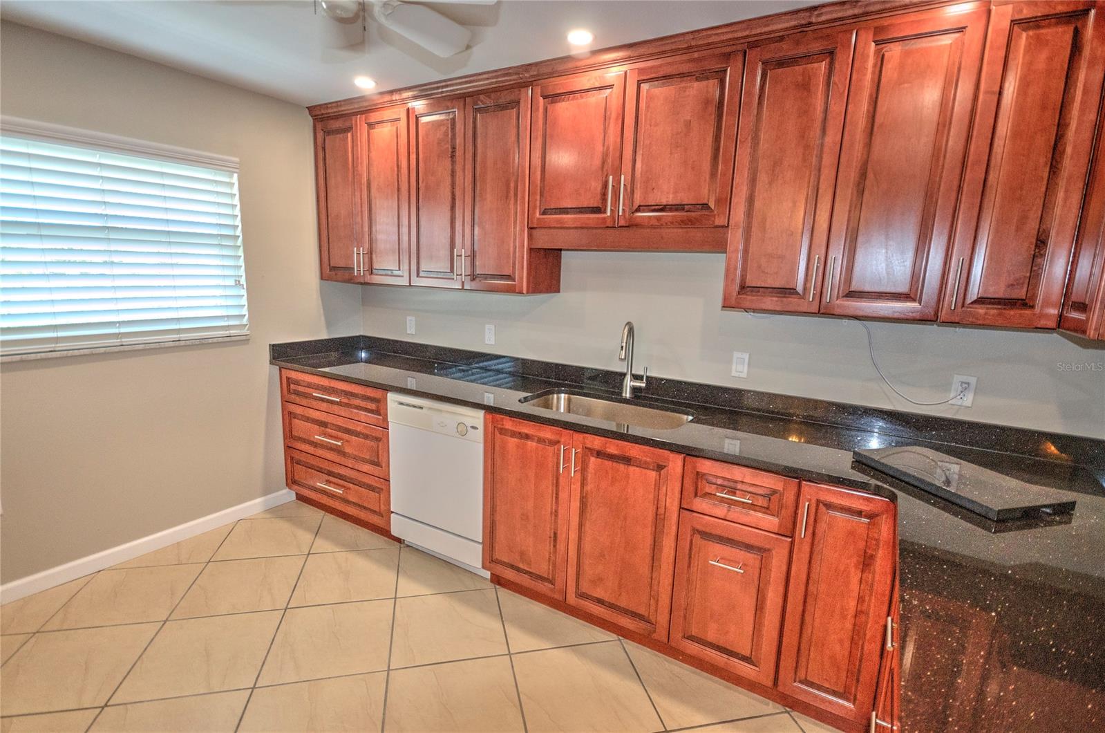 325 N Causeway #C-202