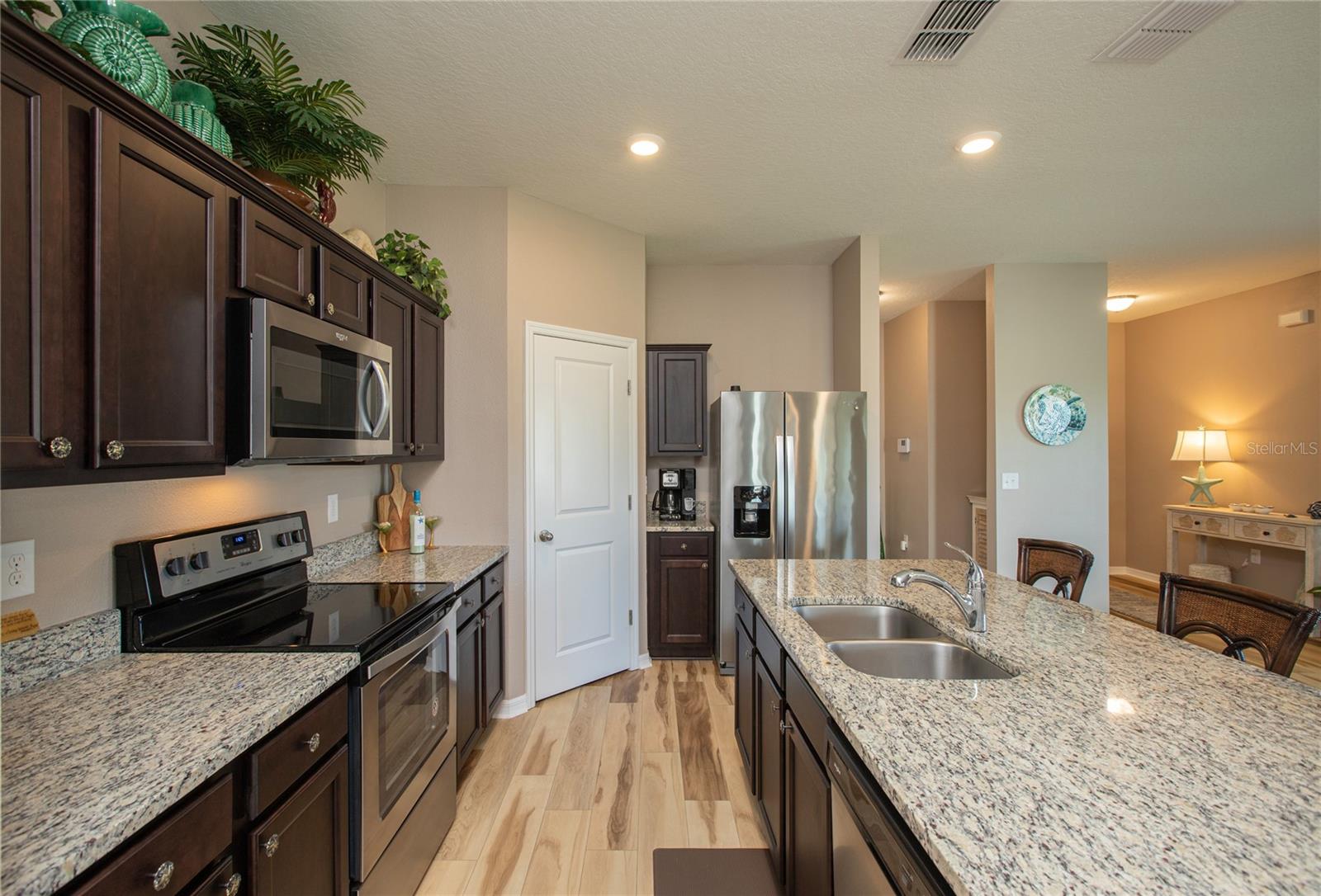 2904 Nova Scotia Way