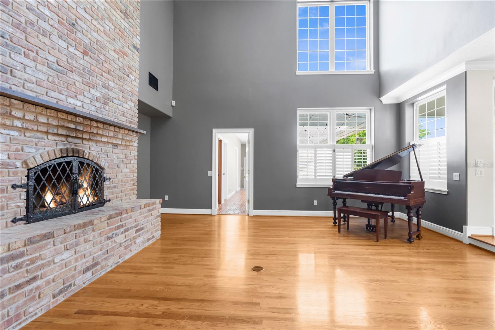 5411 Lazy Oaks Ln