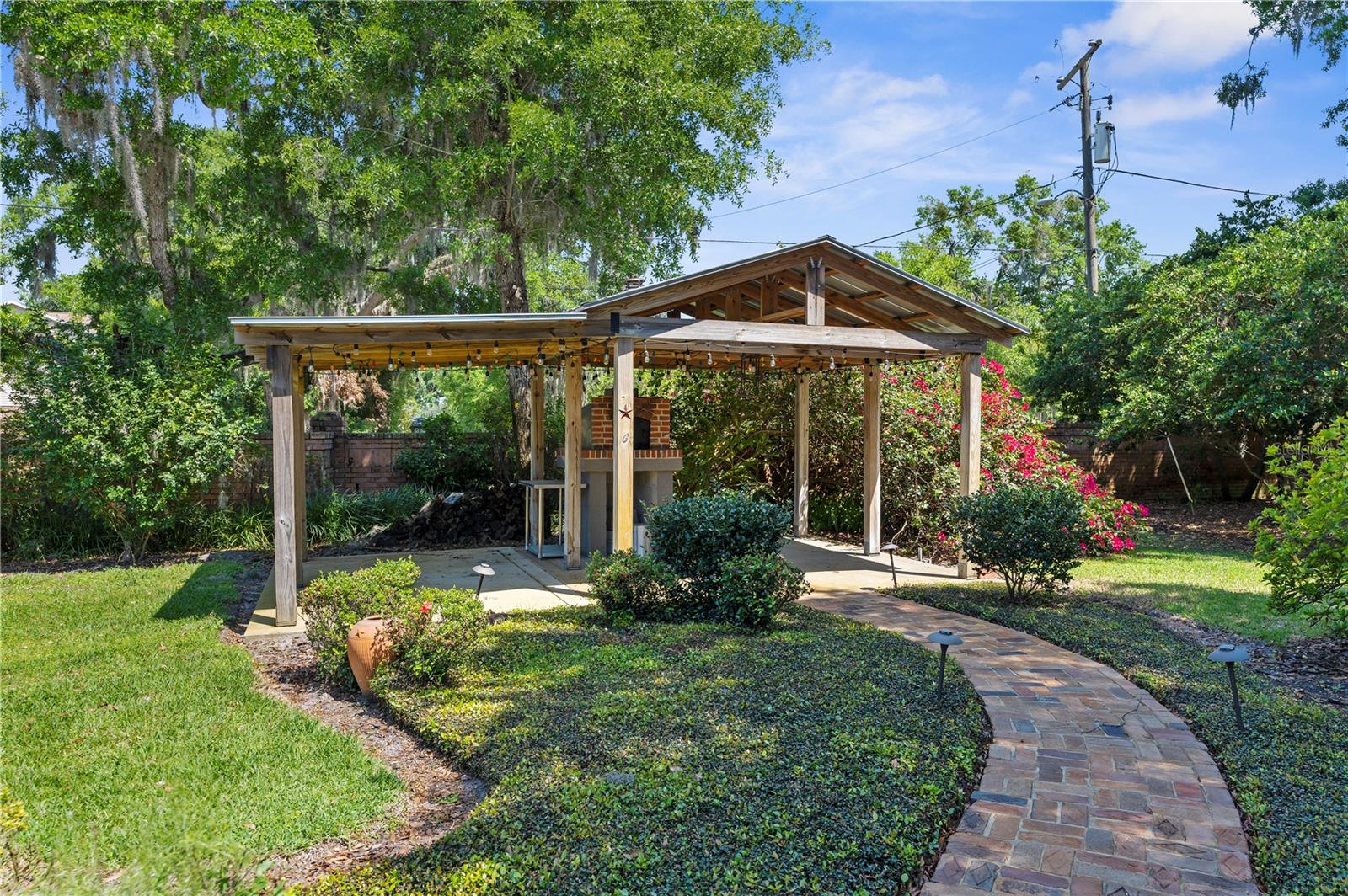 5411 Lazy Oaks Ln