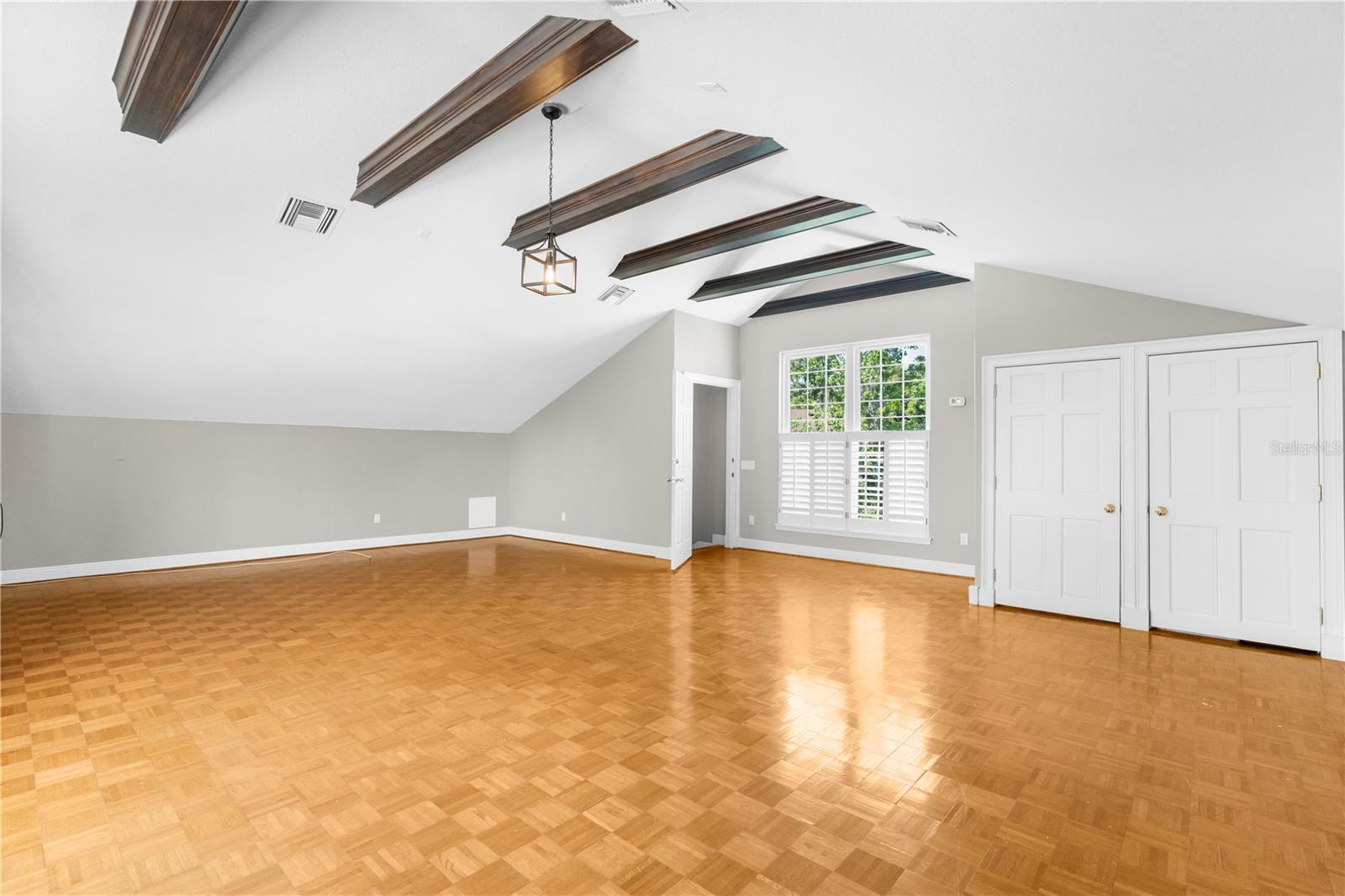 5411 Lazy Oaks Ln