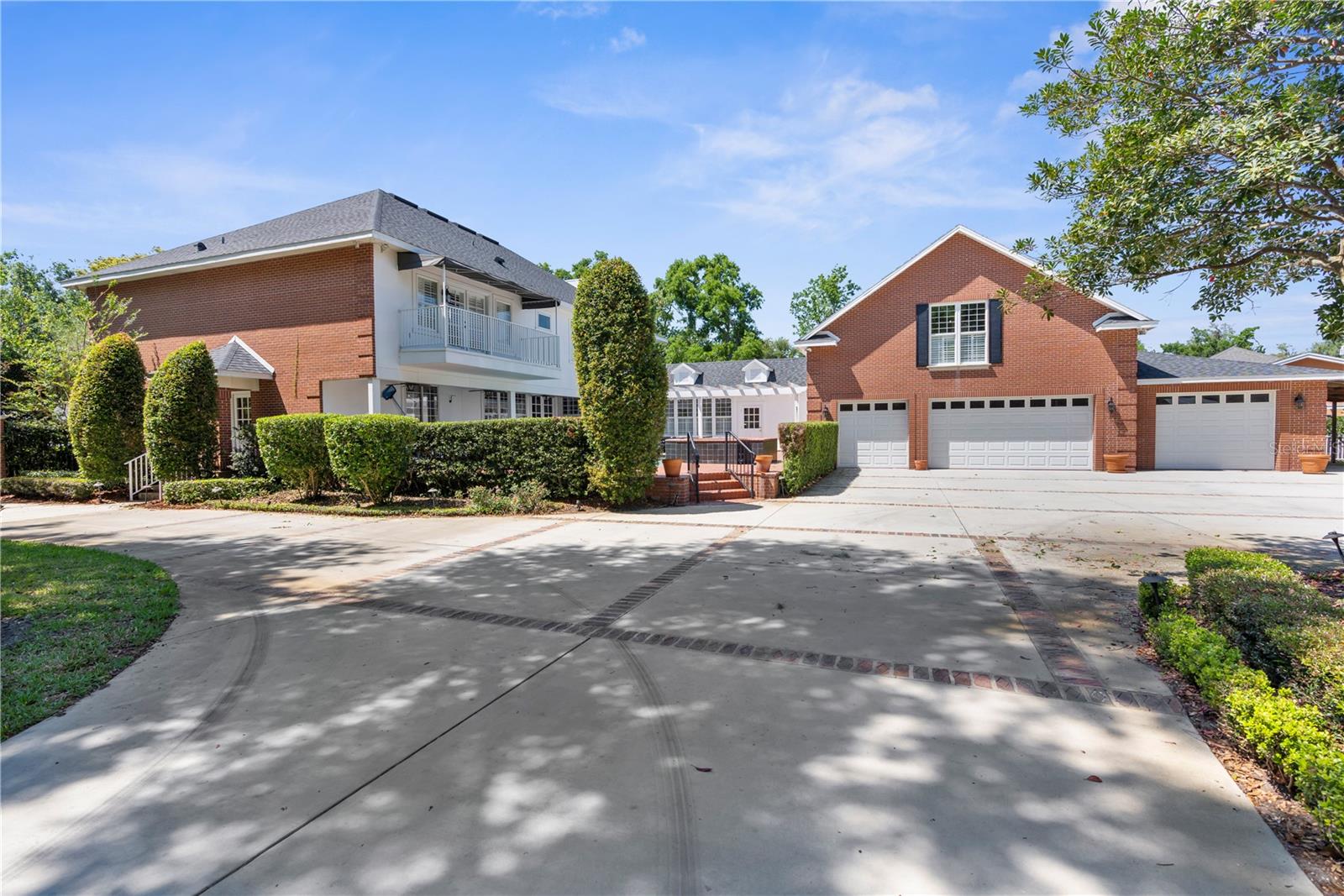 5411 Lazy Oaks Ln