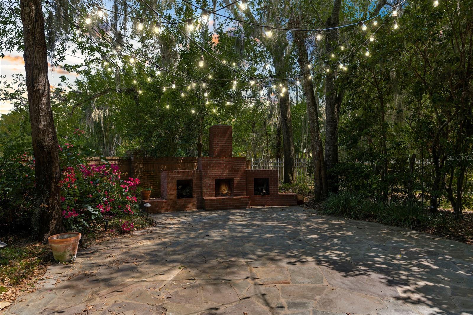 5411 Lazy Oaks Ln
