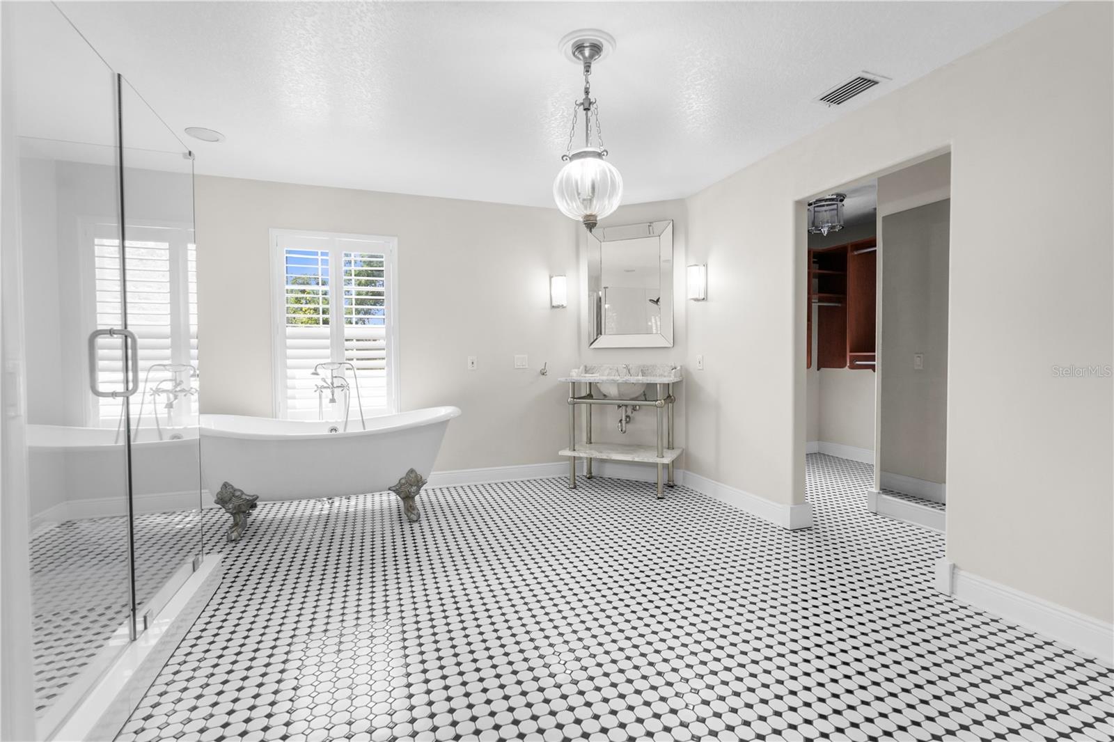 5411 Lazy Oaks Ln