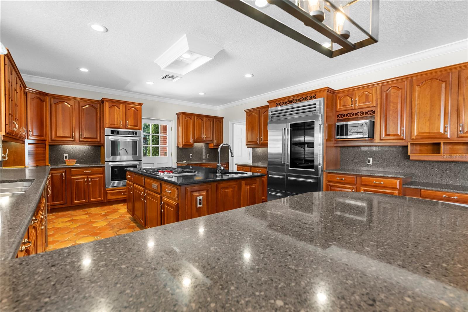 5411 Lazy Oaks Ln
