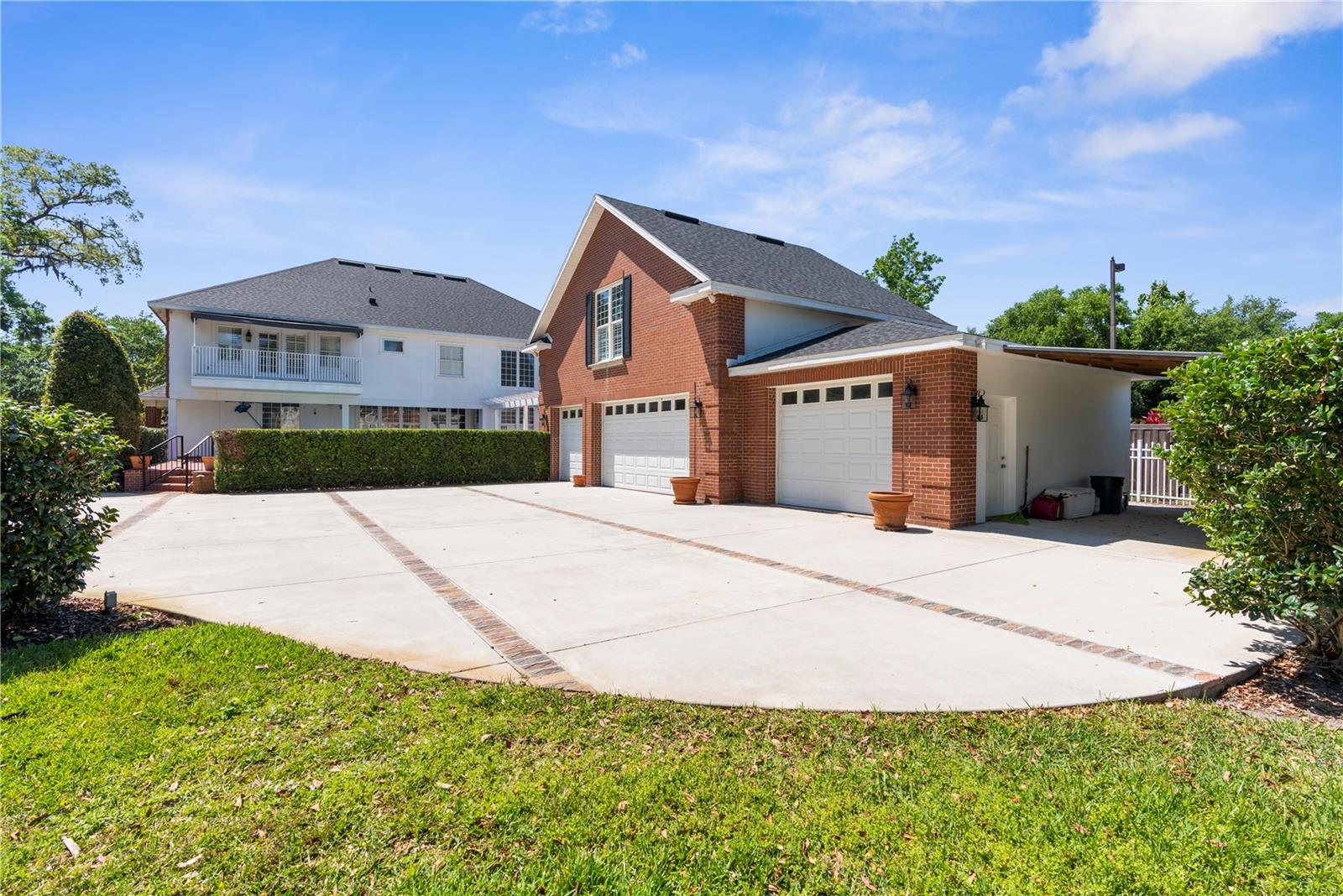 5411 Lazy Oaks Ln