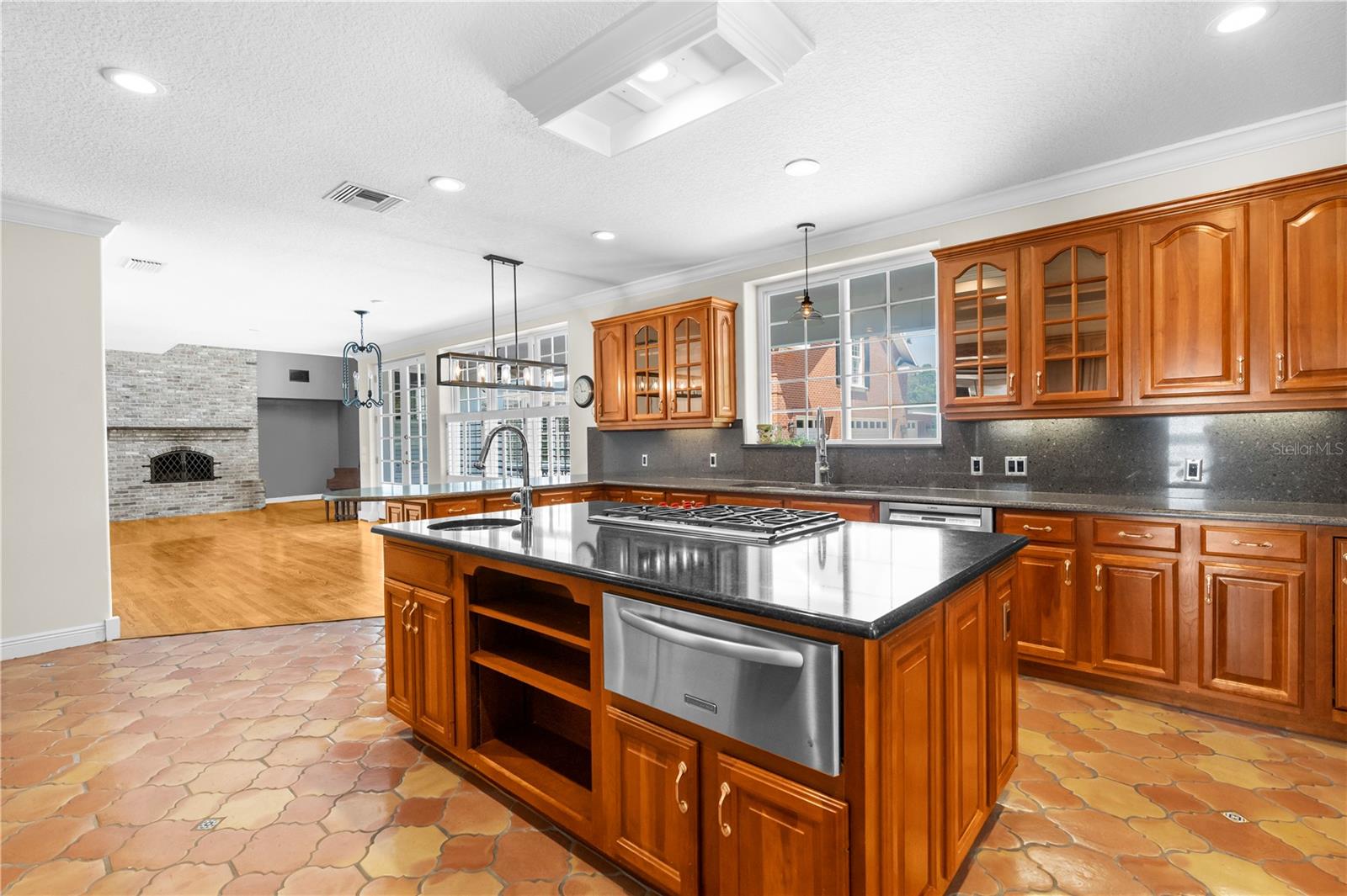 5411 Lazy Oaks Ln