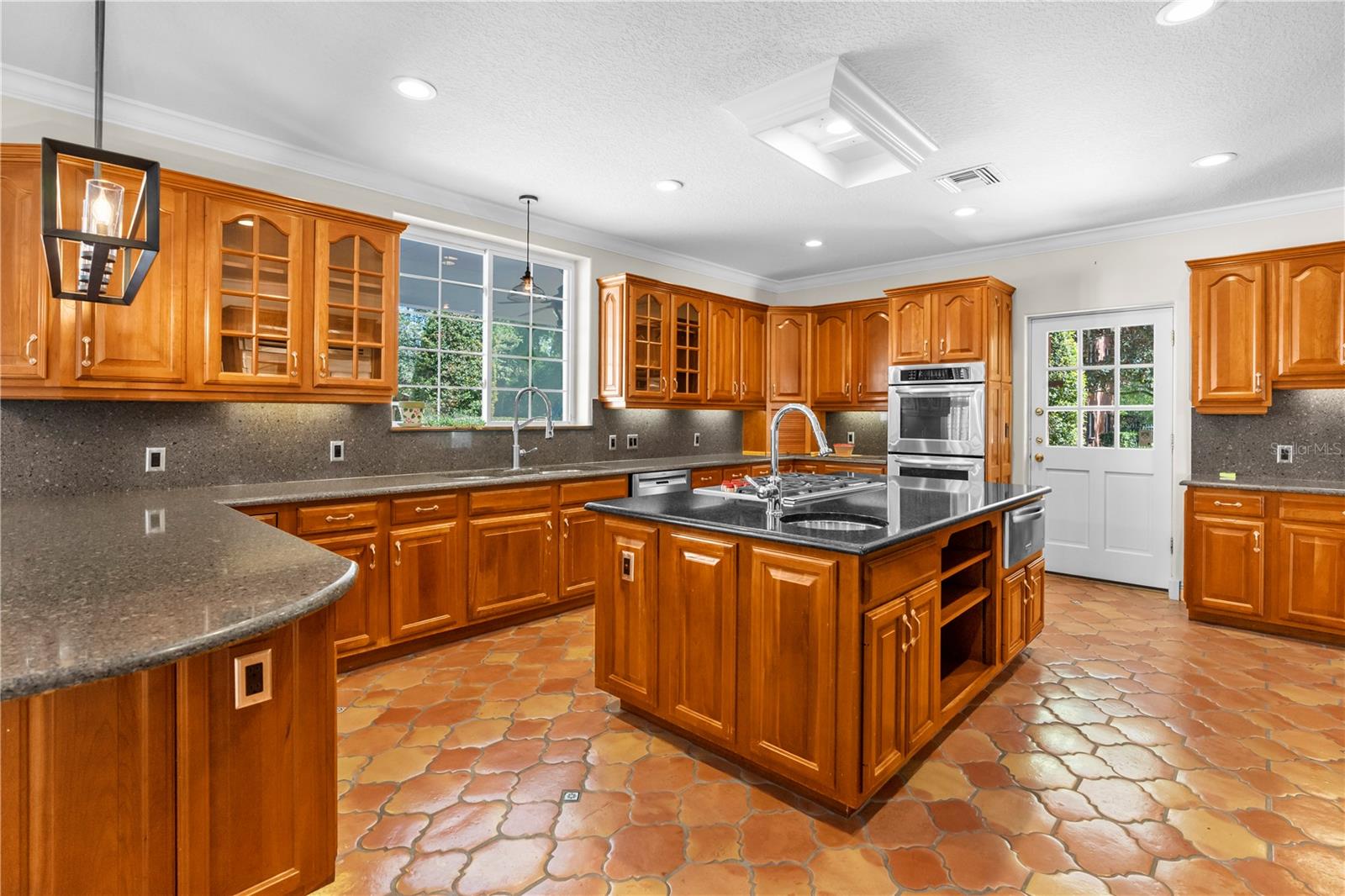 5411 Lazy Oaks Ln