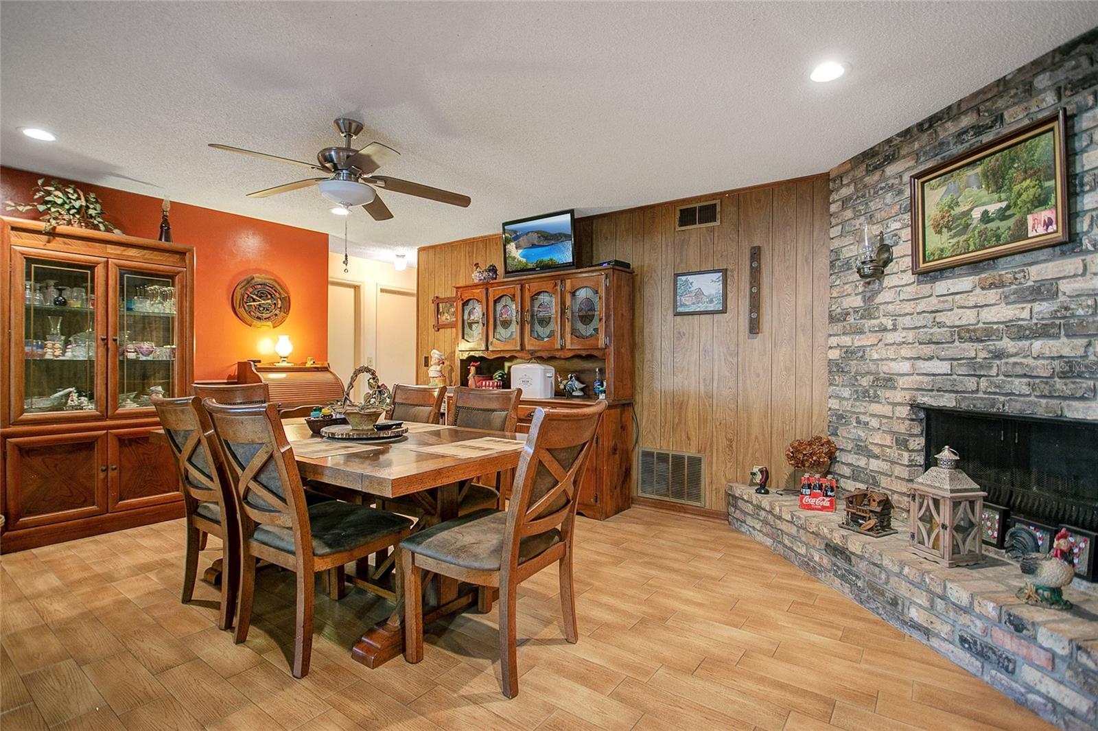 103 Des Pinar Ln