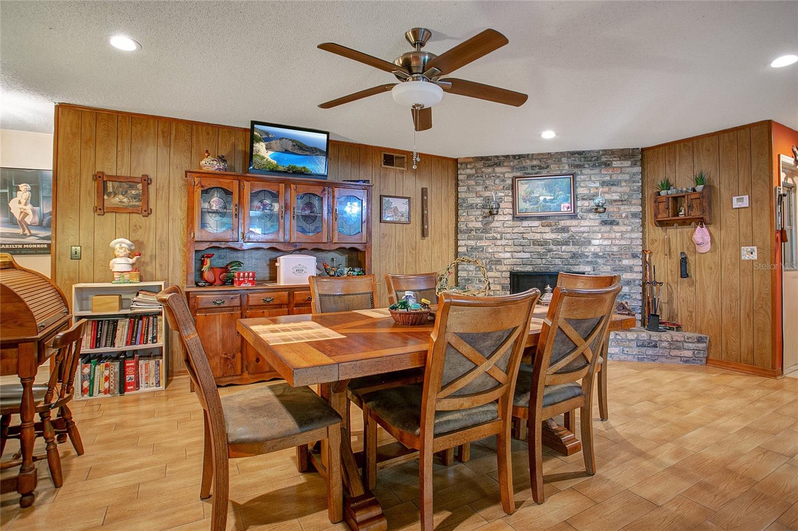 103 Des Pinar Ln