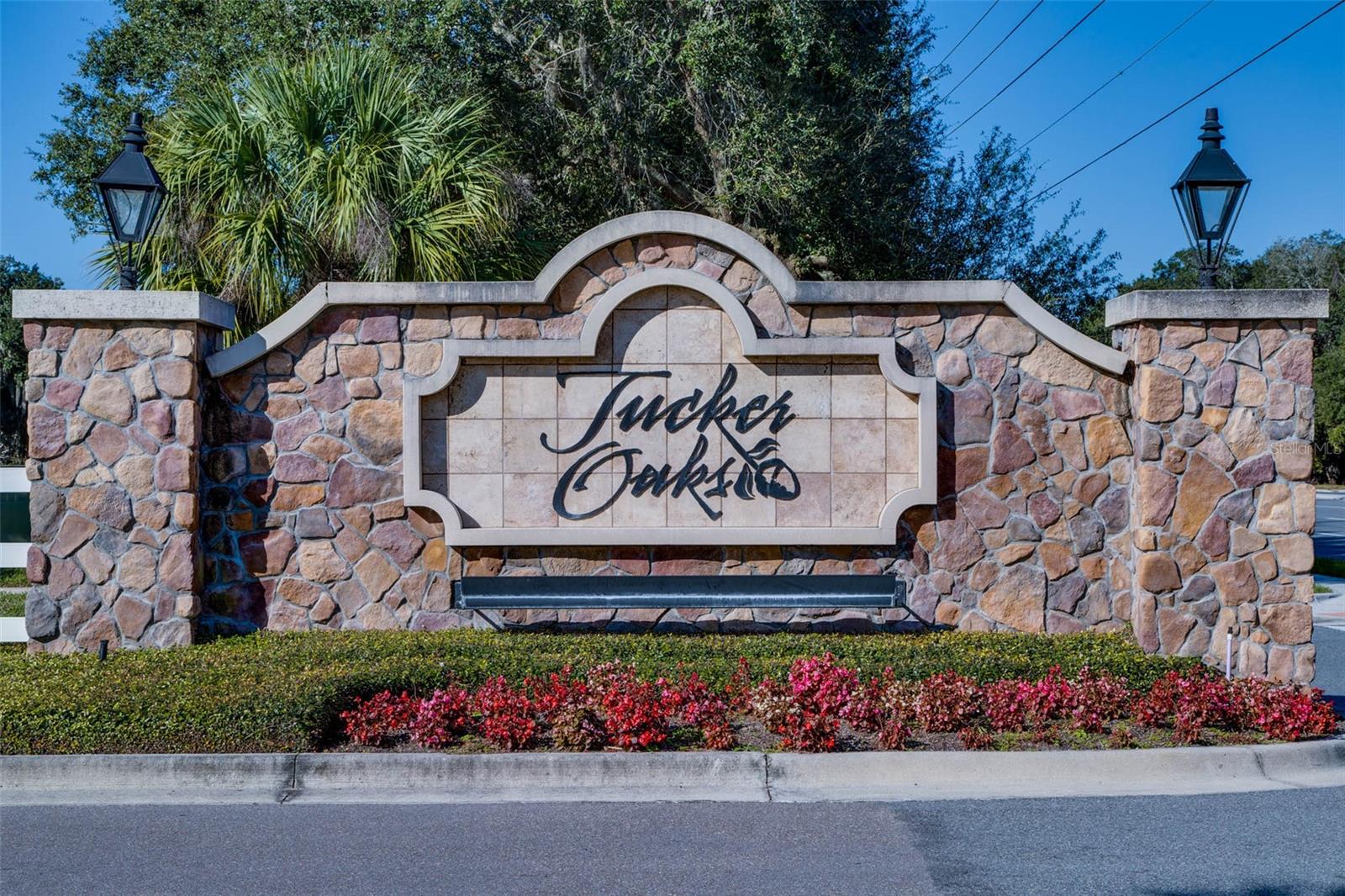 1440 Scarlet Oak Loop