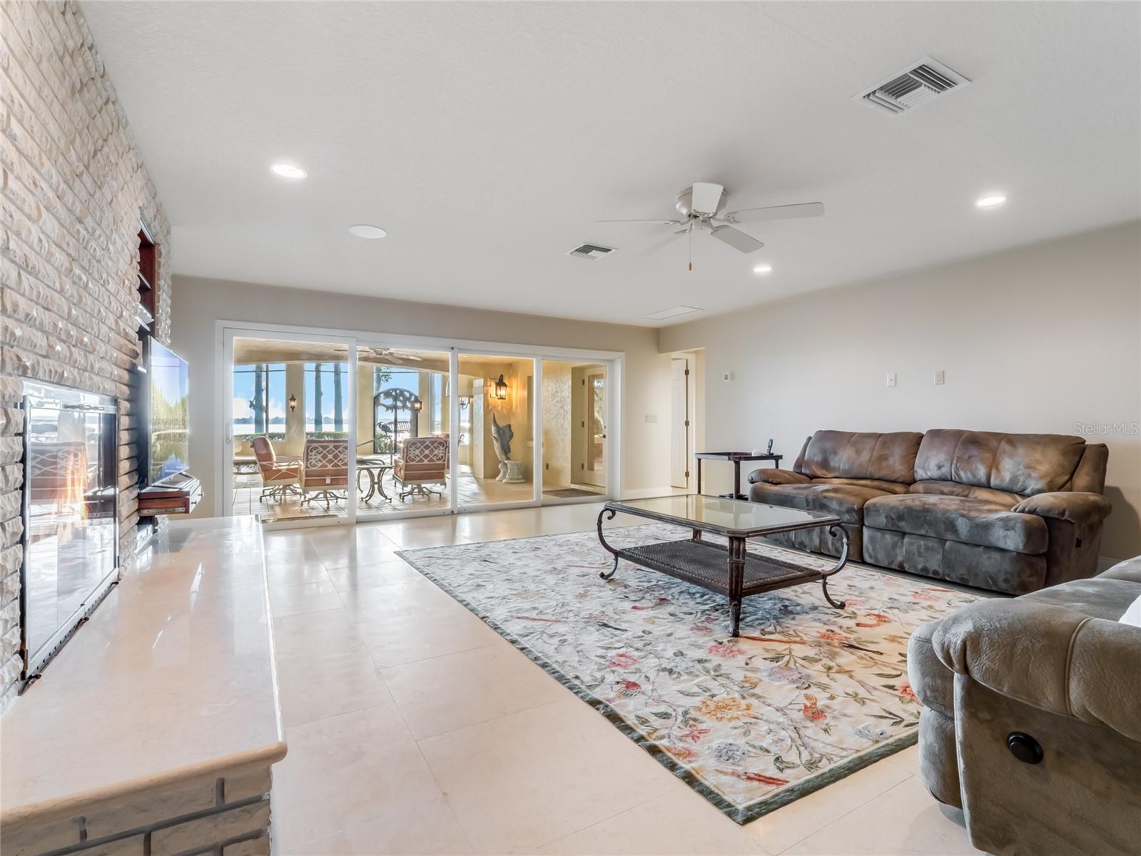 9826 Laurel Valley Dr