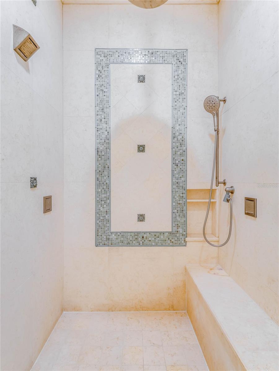 9826 Laurel Valley Dr