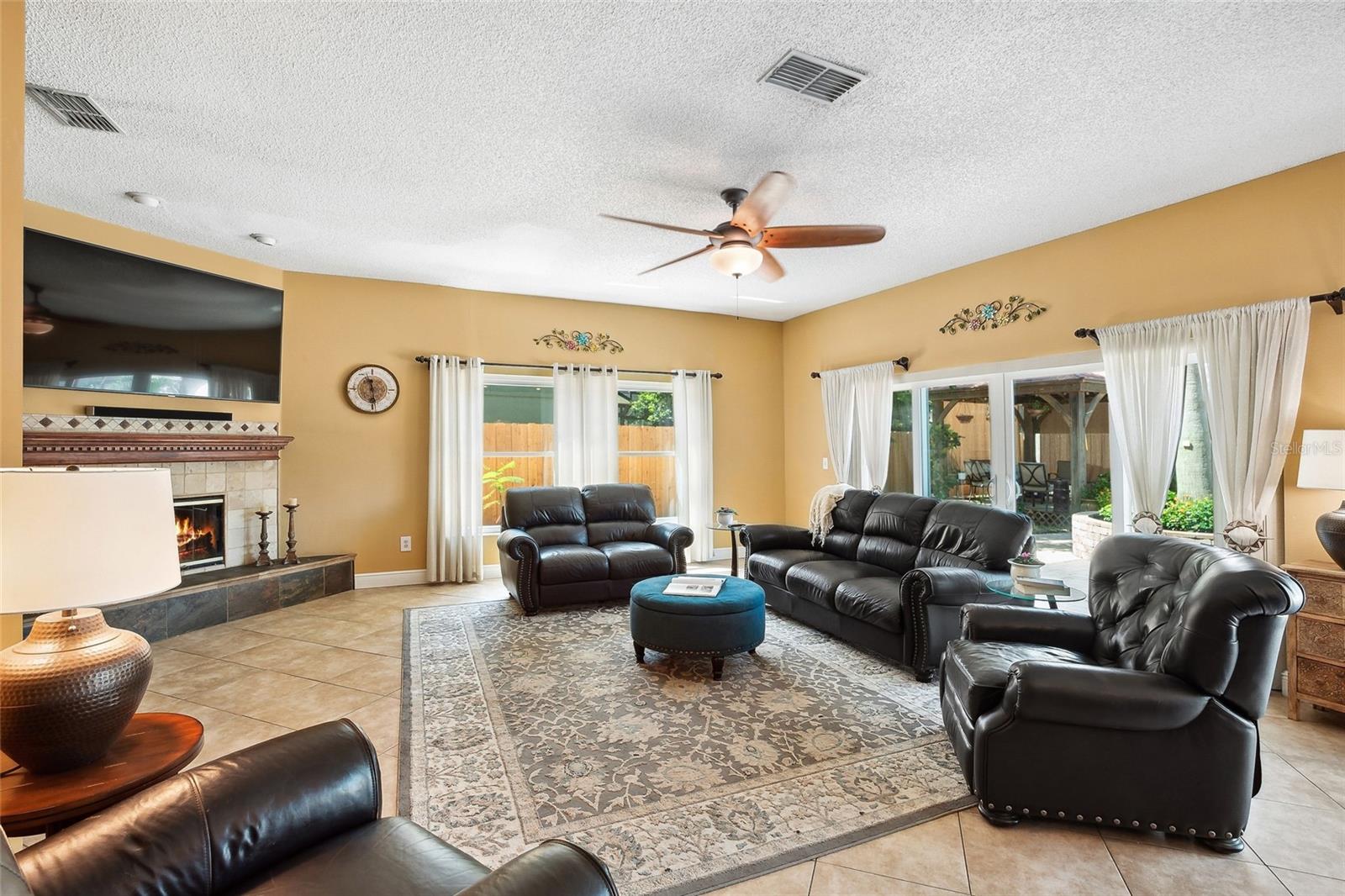 1939 S Prairie Dunes Ct