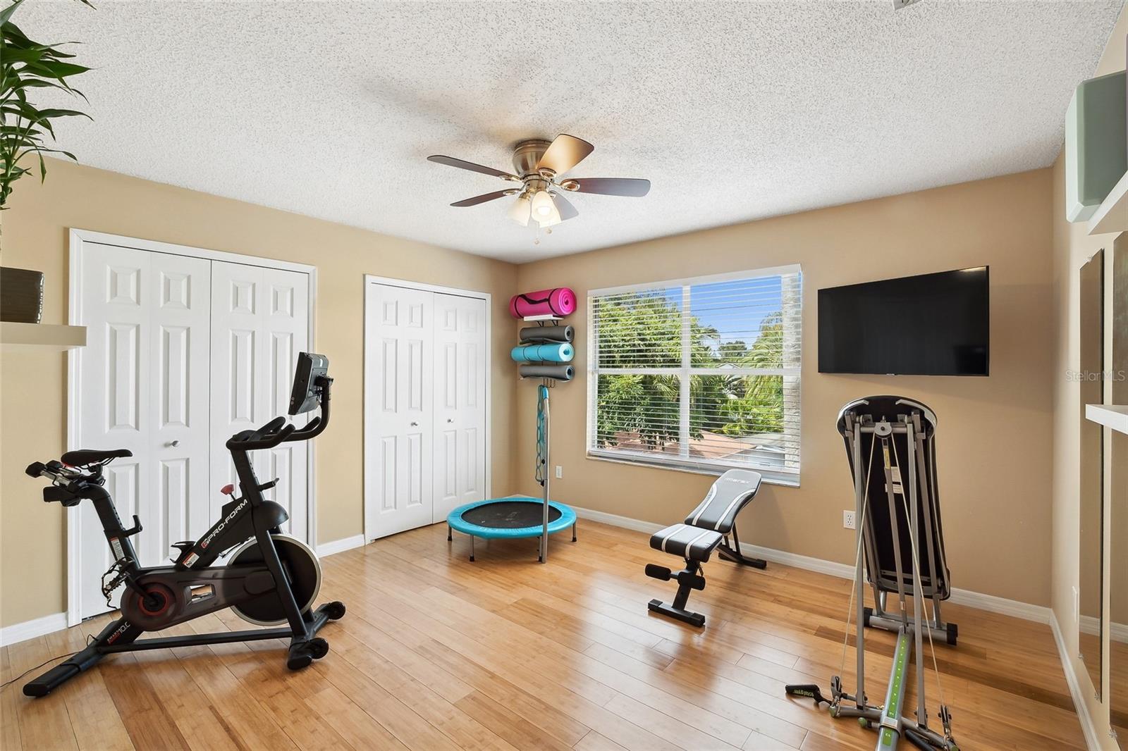 1939 S Prairie Dunes Ct