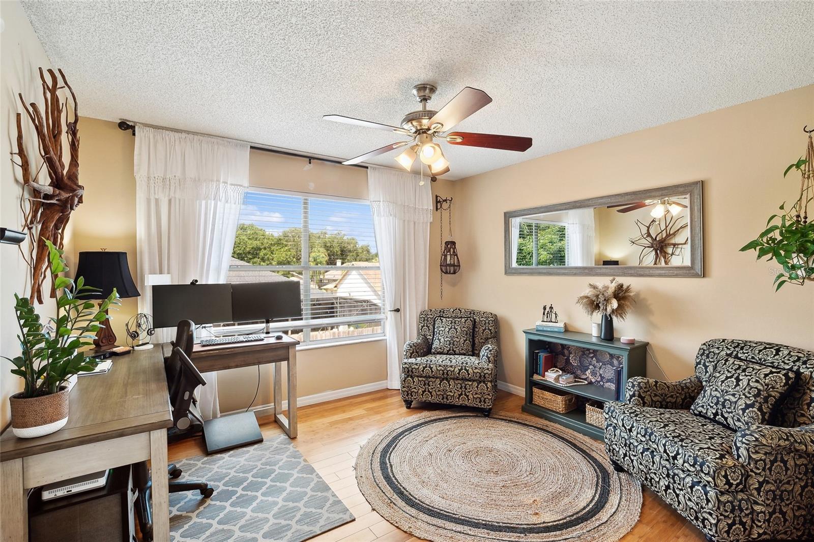 1939 S Prairie Dunes Ct