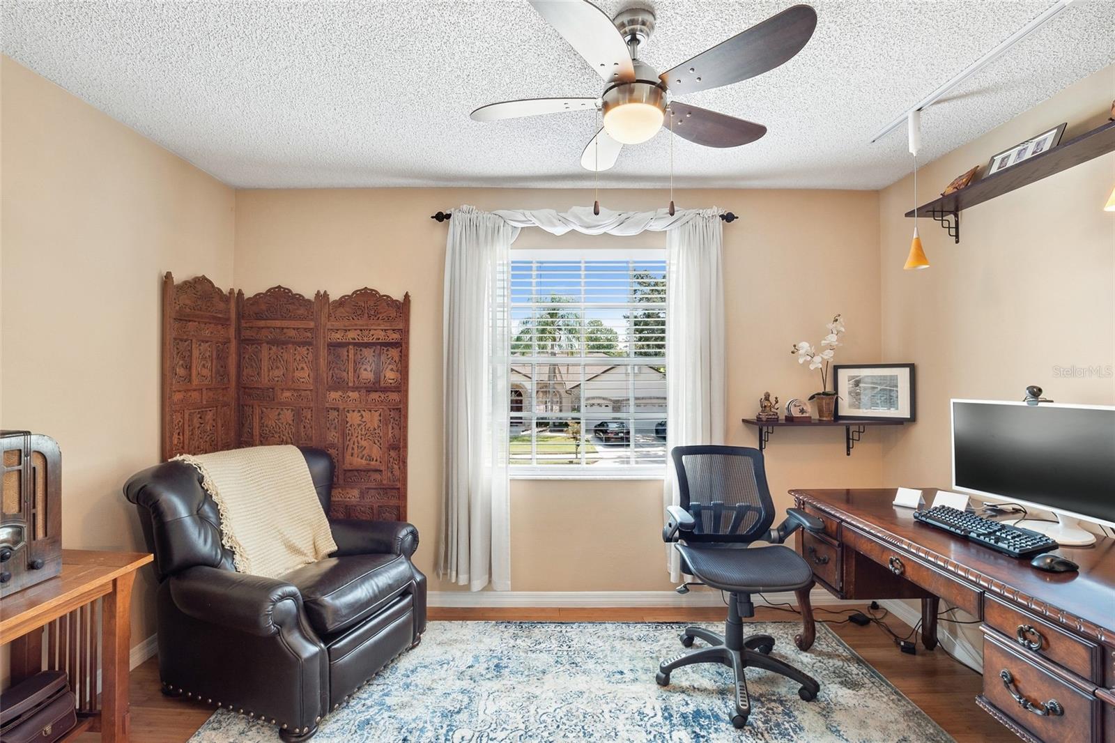 1939 S Prairie Dunes Ct