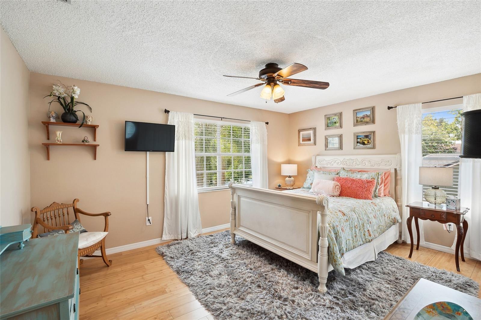 1939 S Prairie Dunes Ct