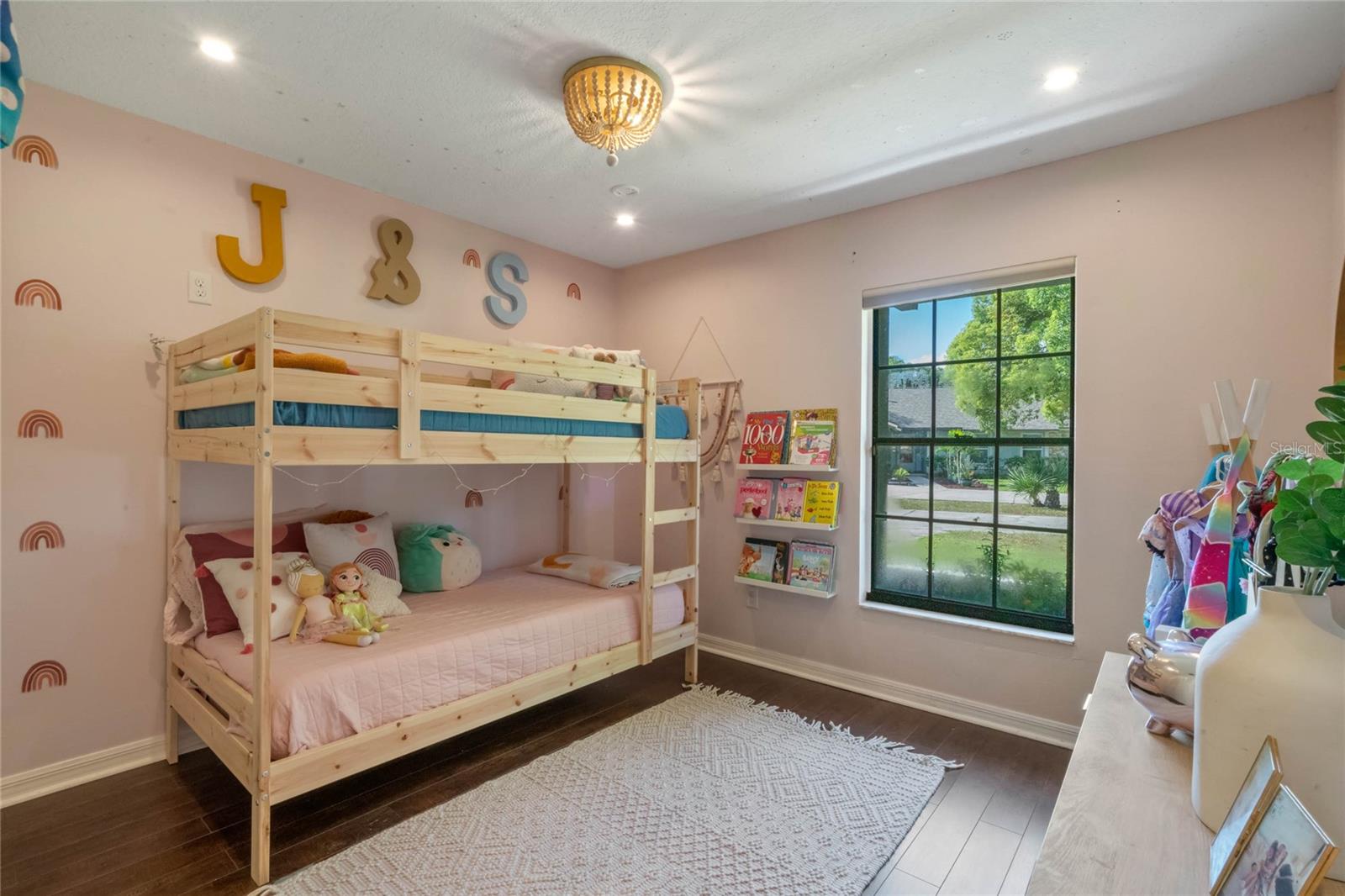 939 Blueberry Hollow Ct