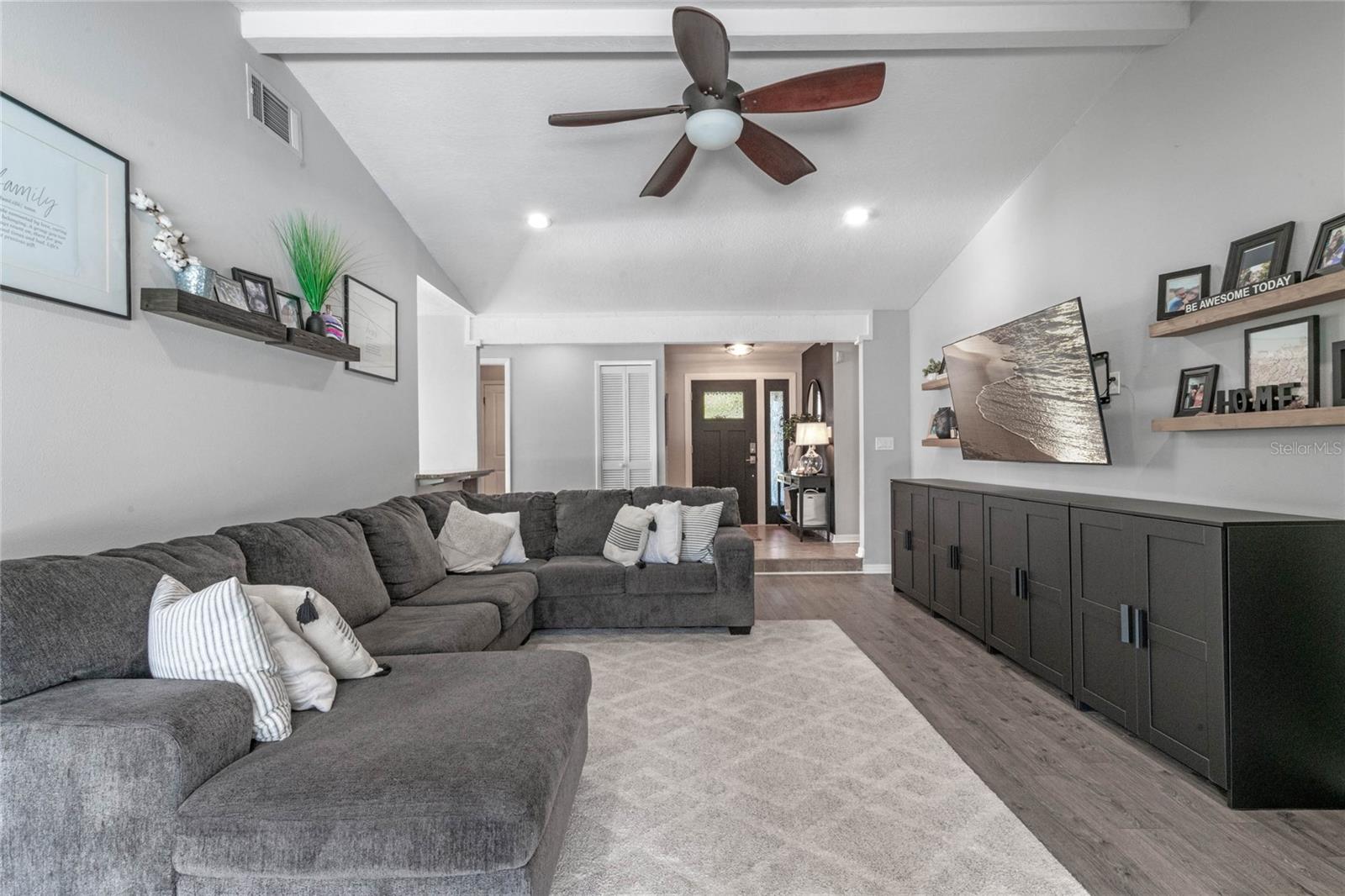 939 Blueberry Hollow Ct