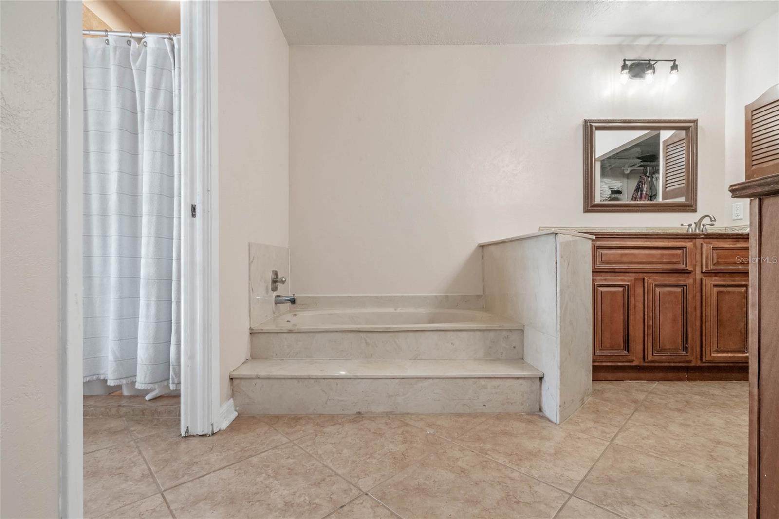 939 Blueberry Hollow Ct