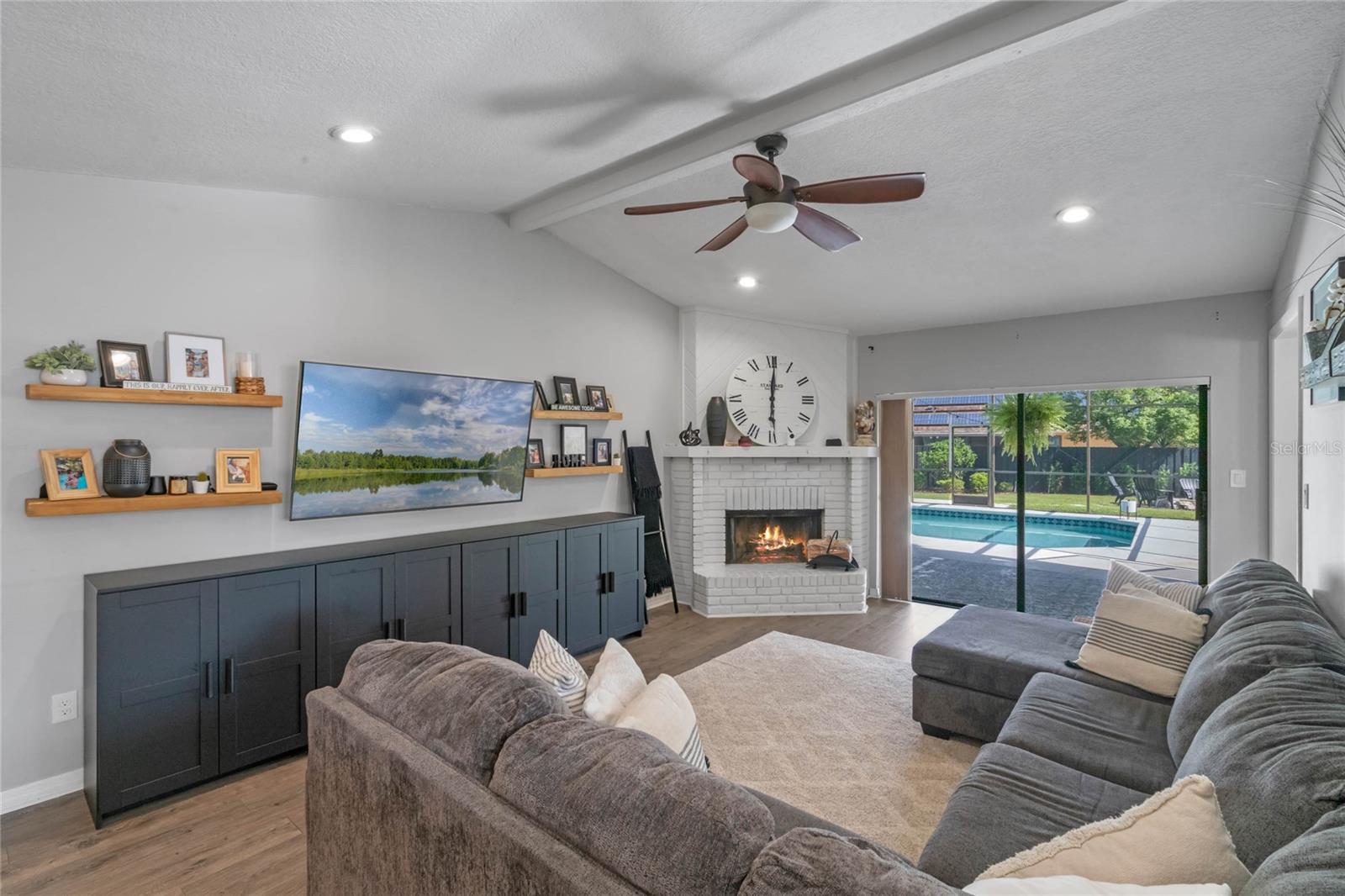 939 Blueberry Hollow Ct