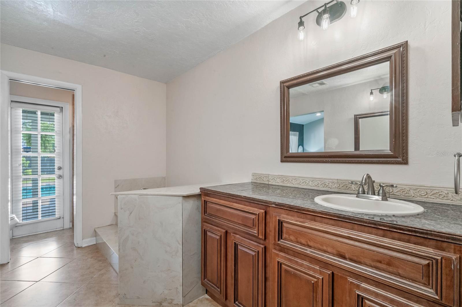 939 Blueberry Hollow Ct