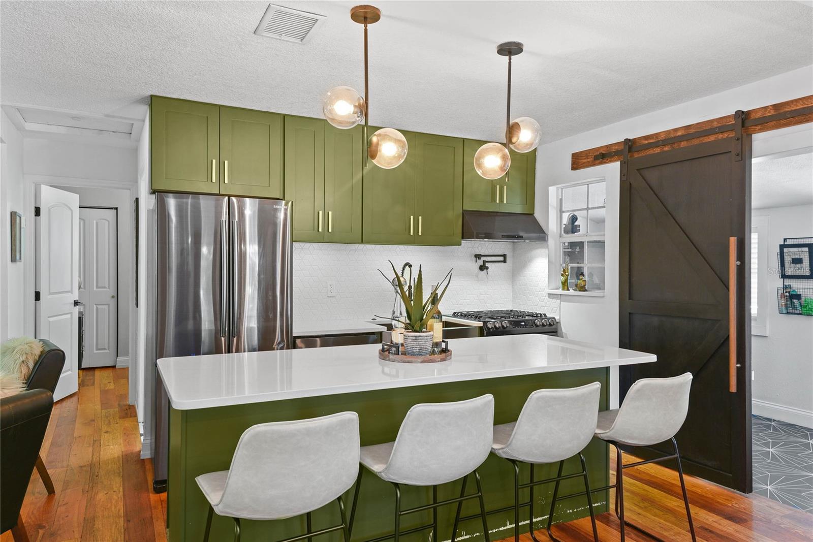 1414 Pinecrest Pl