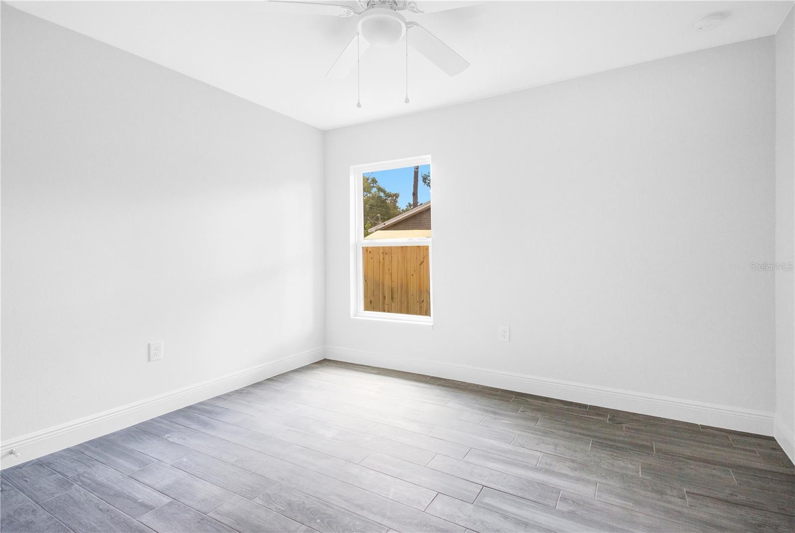 3652 Glover Ln