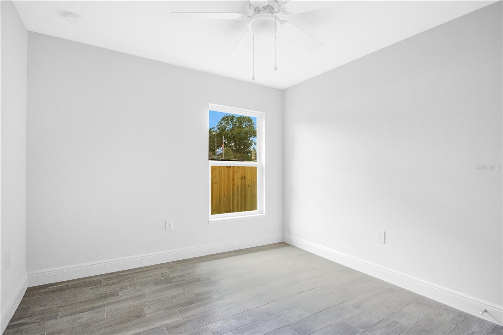3652 Glover Ln
