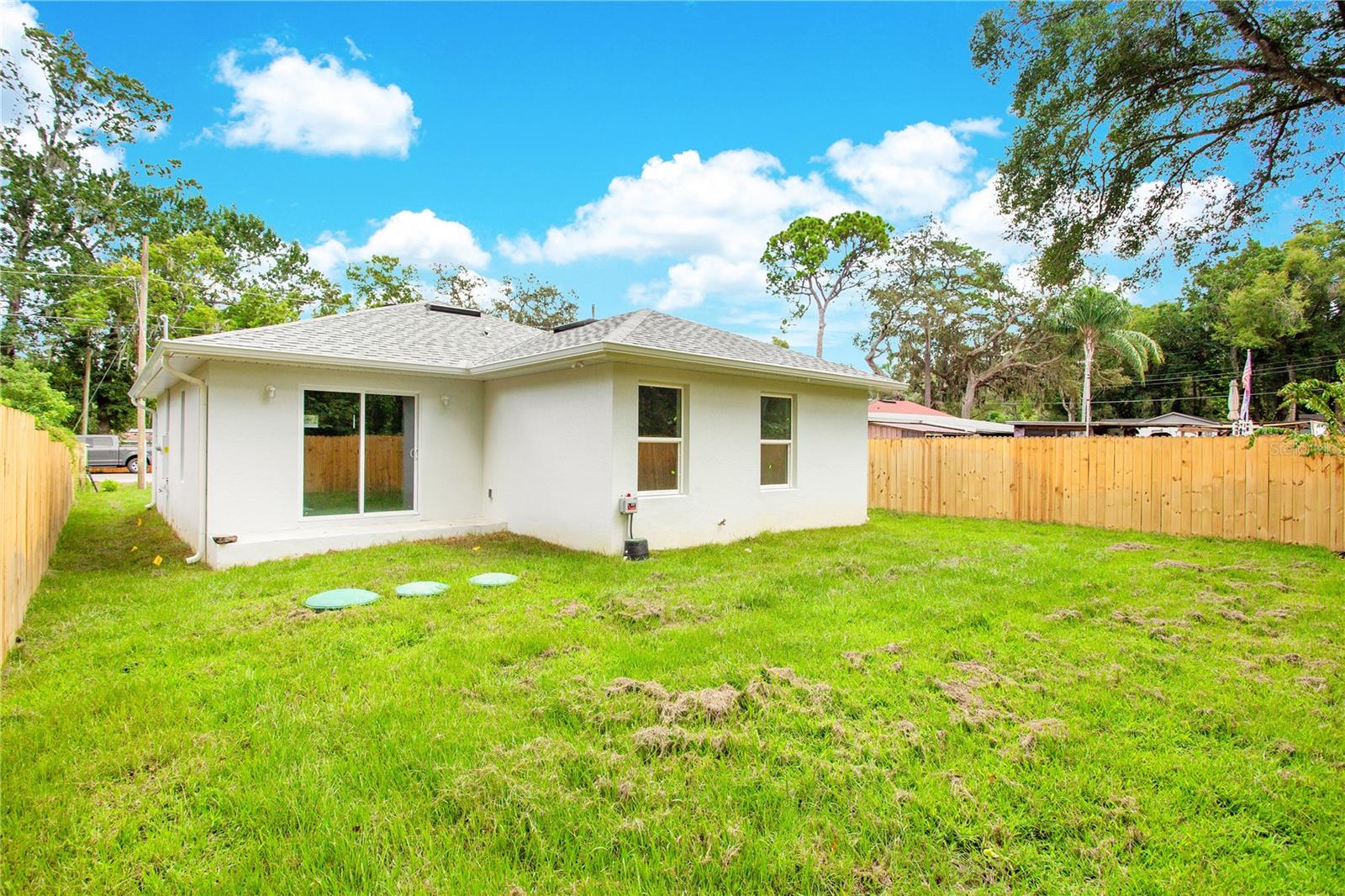 3652 Glover Ln