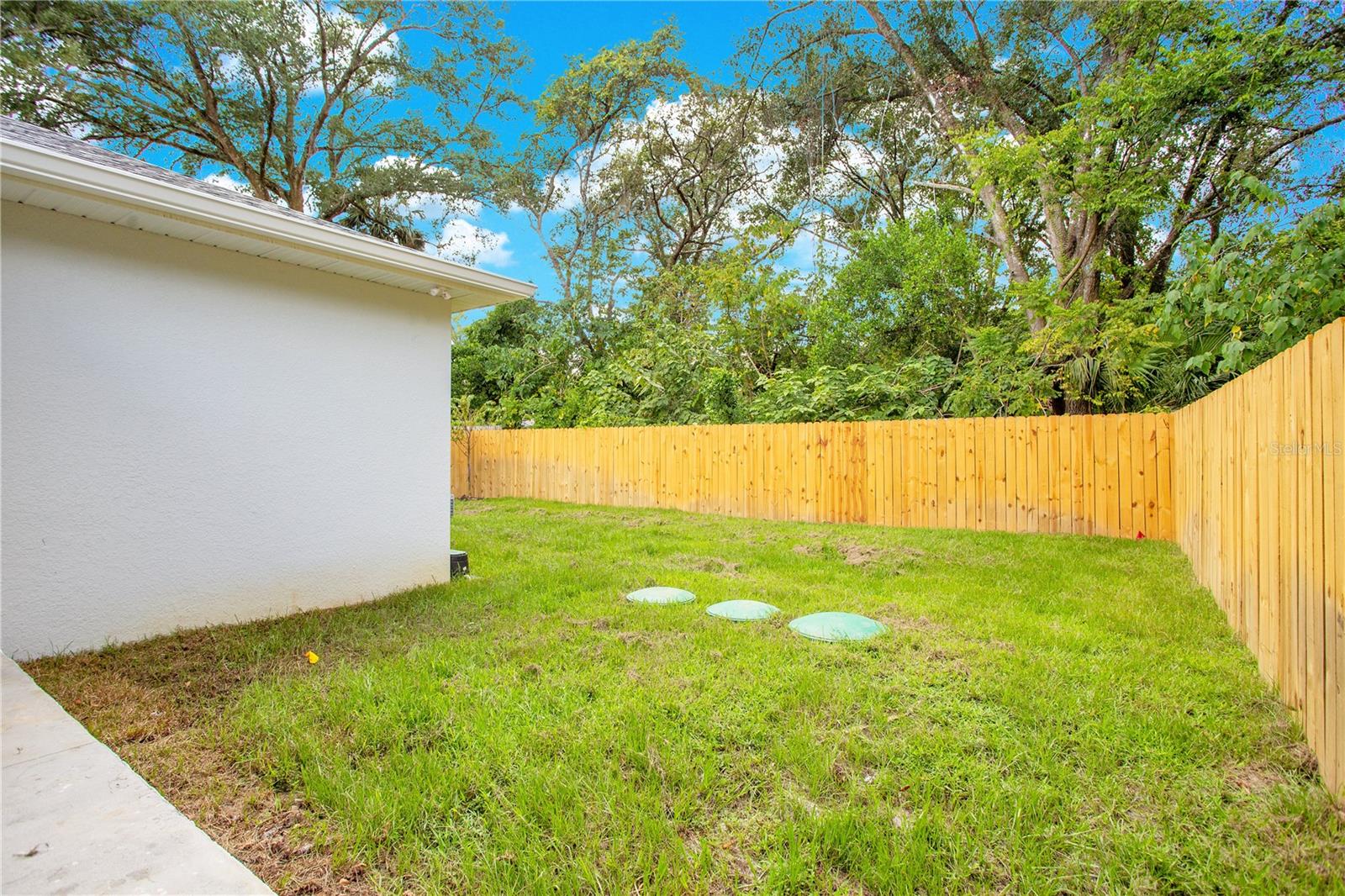 3652 Glover Ln