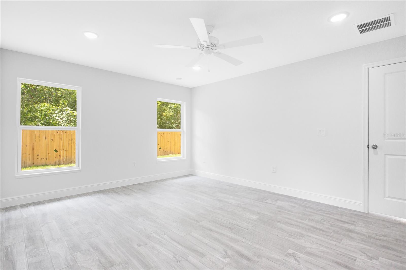 3652 Glover Ln