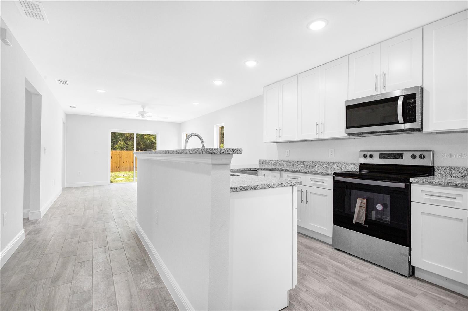 3652 Glover Ln