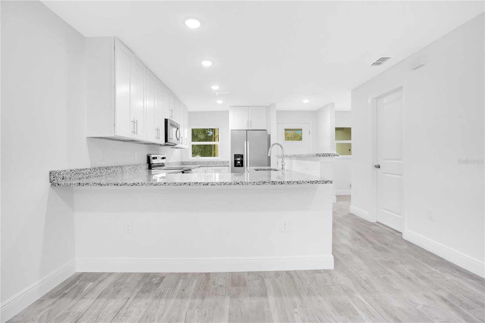 3652 Glover Ln