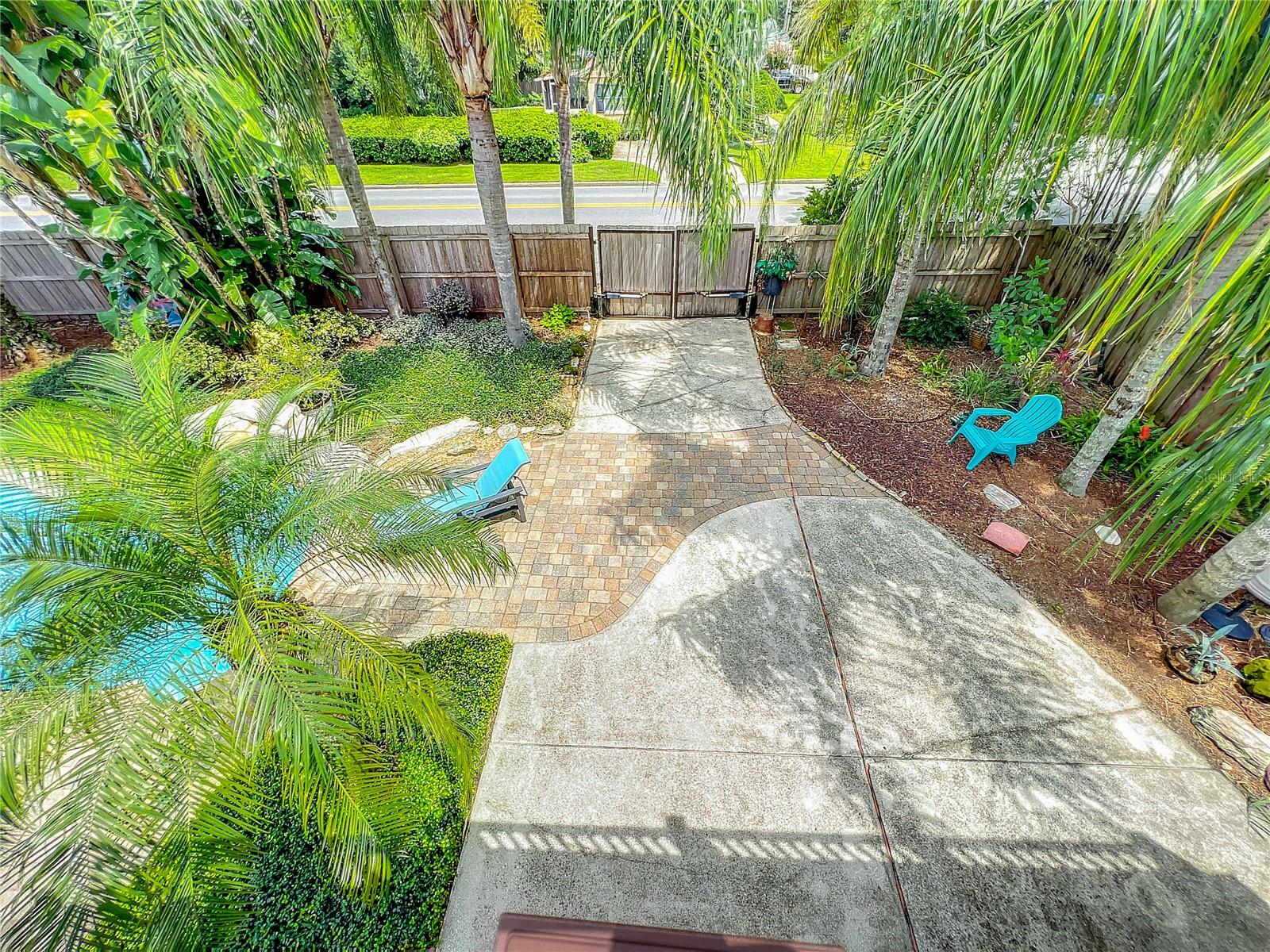 1335 Hardy Ave