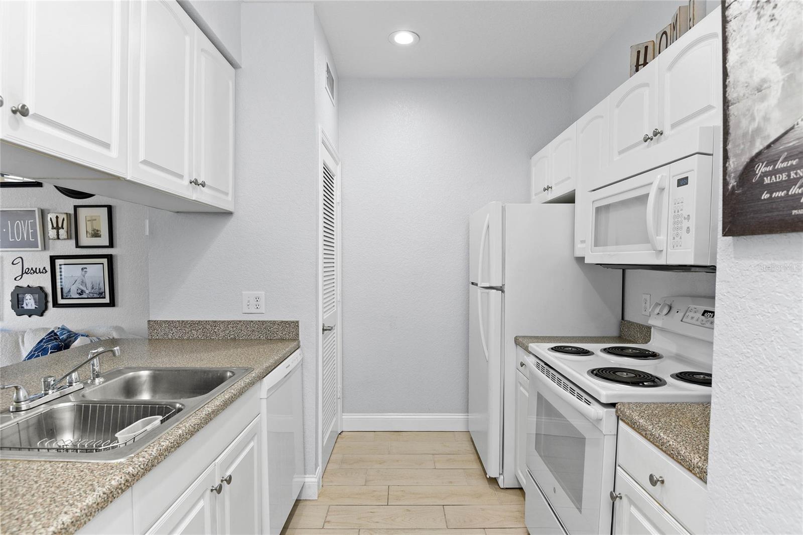 860 N Orange Ave #373