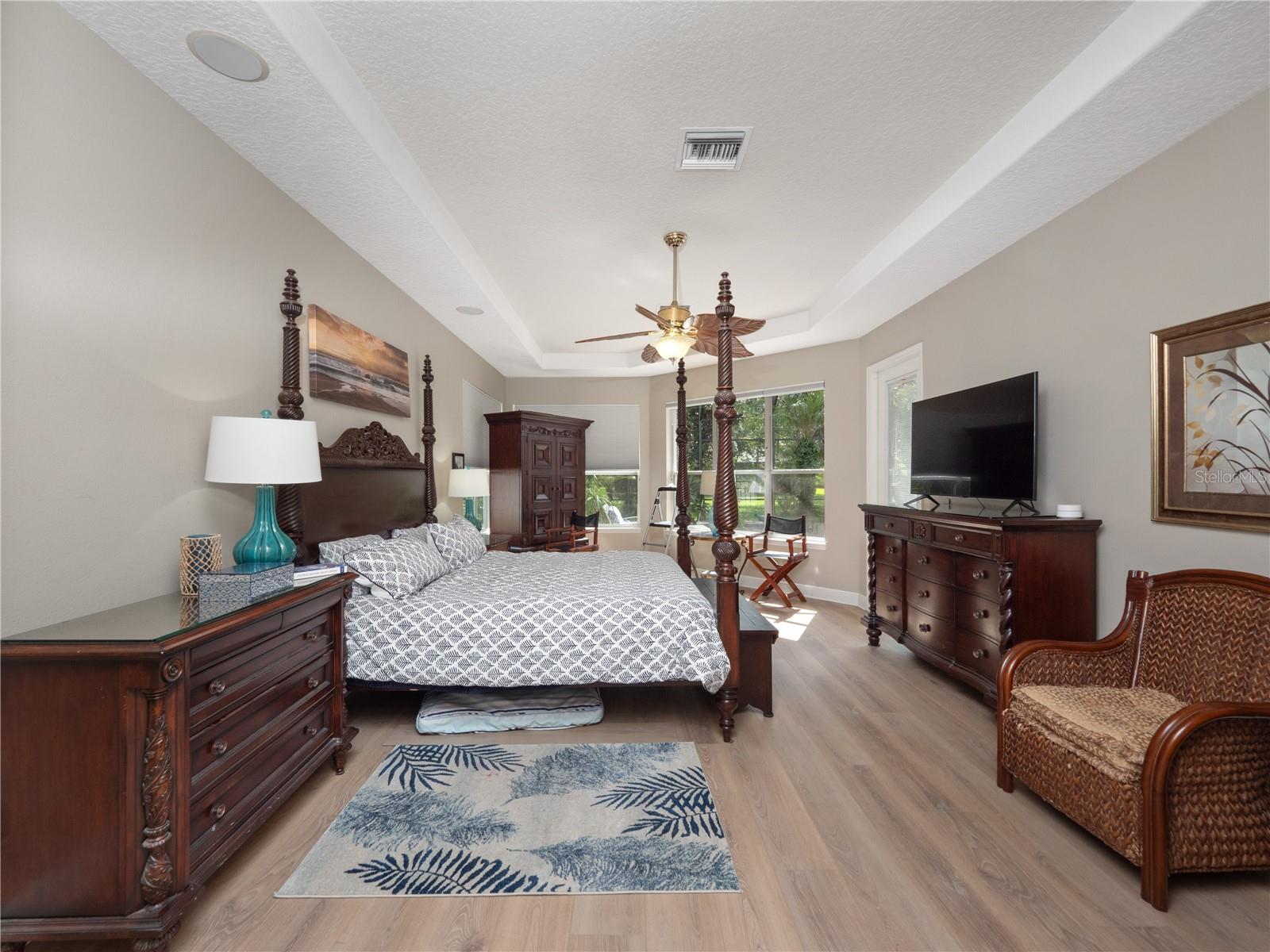 3268 REGAL CREST DR