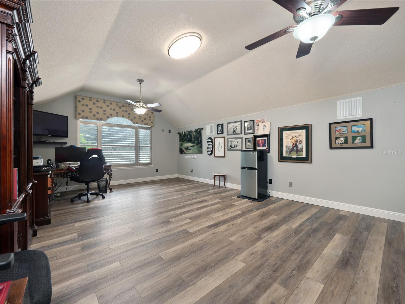 3268 REGAL CREST DR