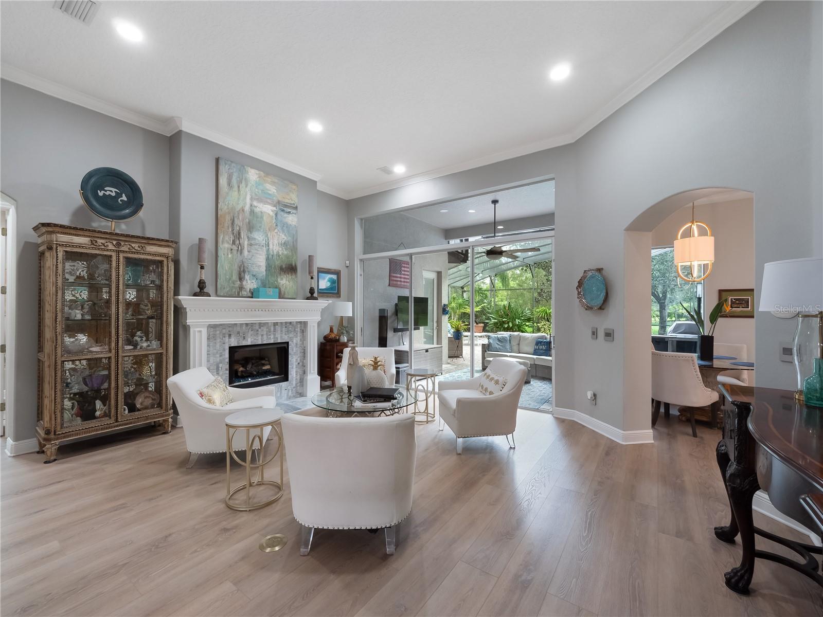 3268 REGAL CREST DR