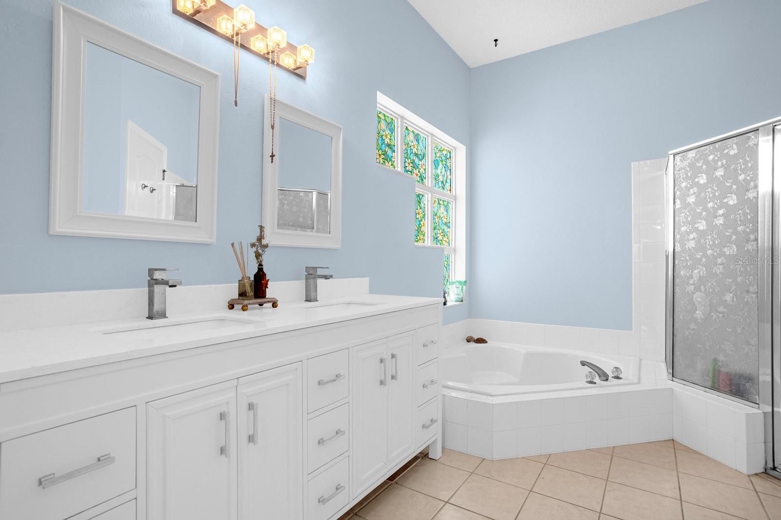 2100 Emerald Green Cir