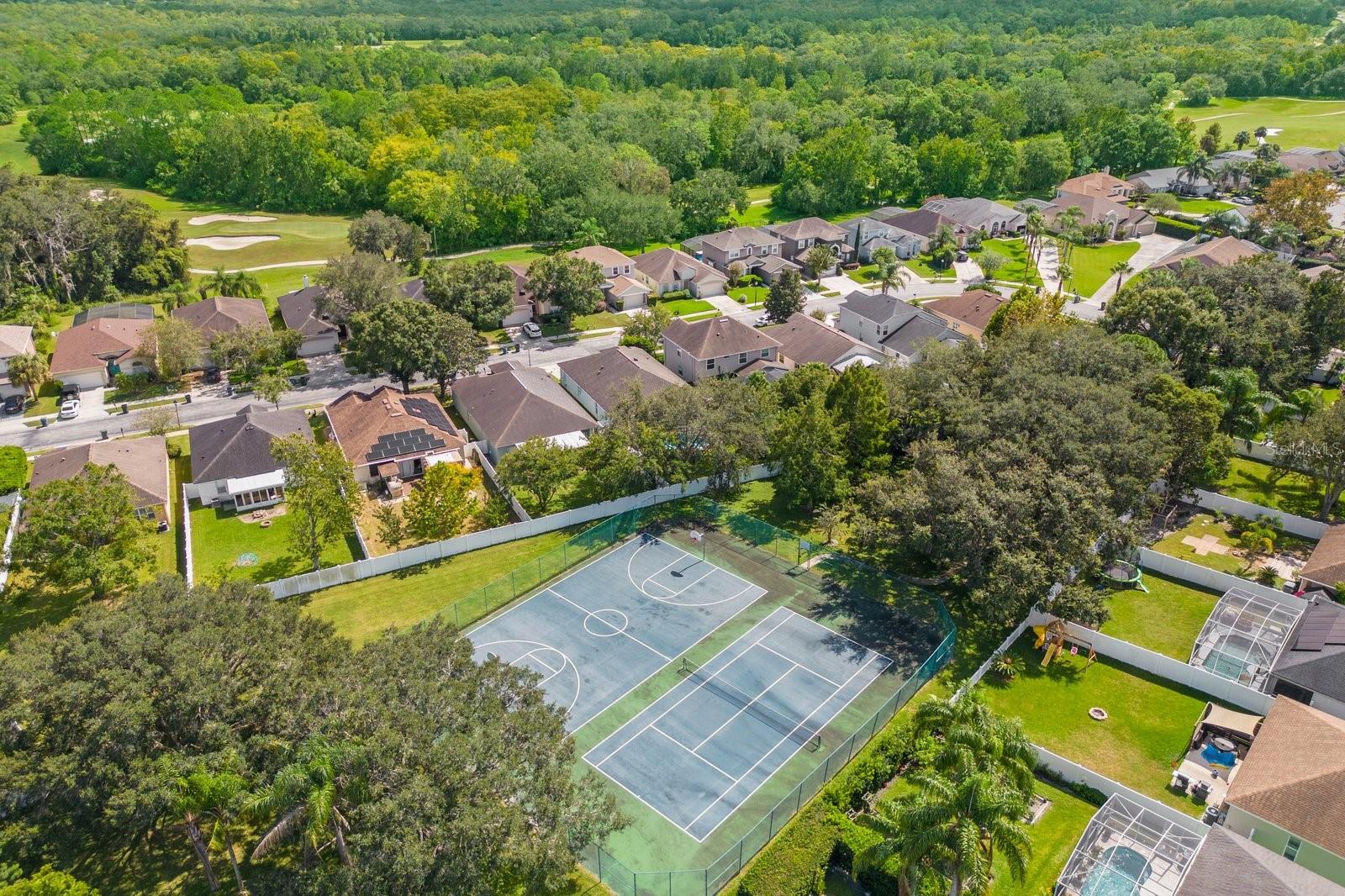 2100 Emerald Green Cir