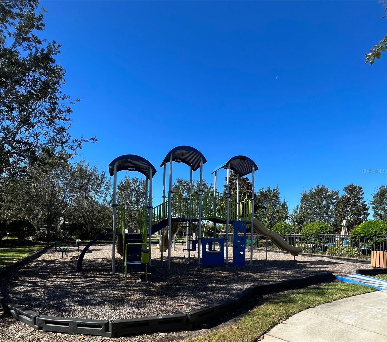 6382 Golden Dewdrop Trl