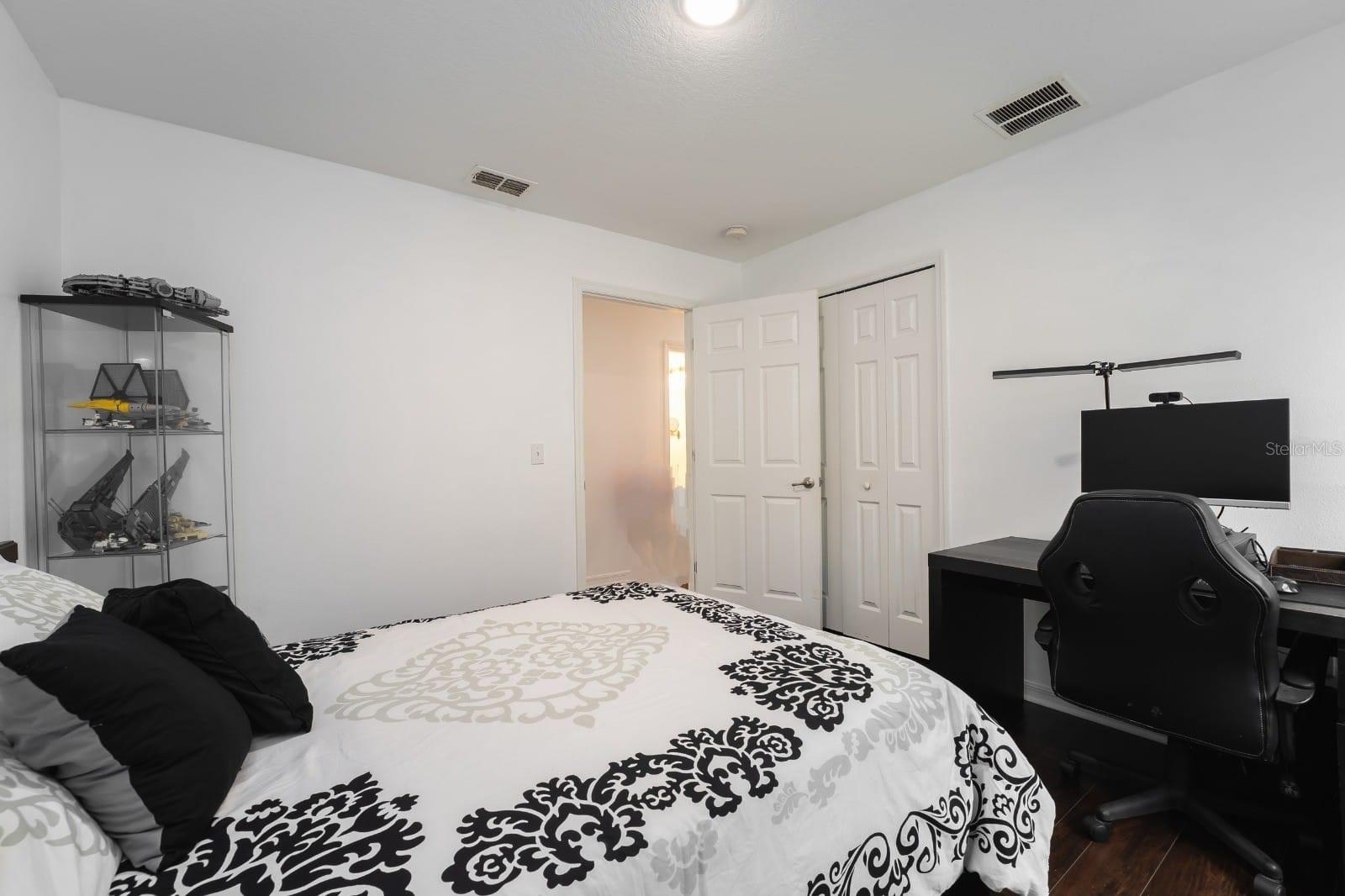 6382 Golden Dewdrop Trl