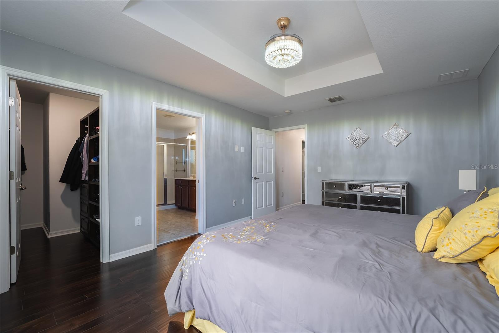 6382 Golden Dewdrop Trl