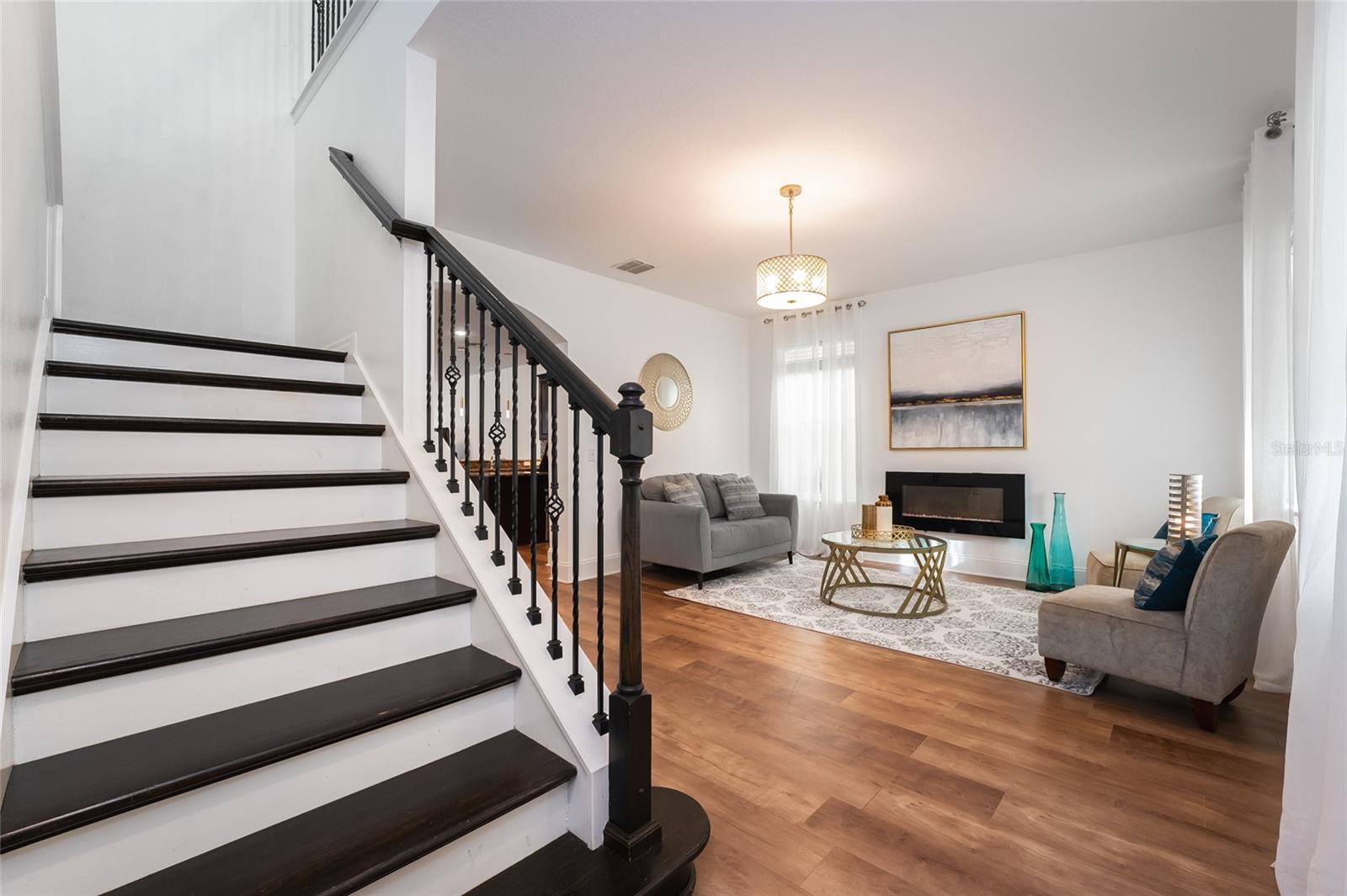 6382 Golden Dewdrop Trl