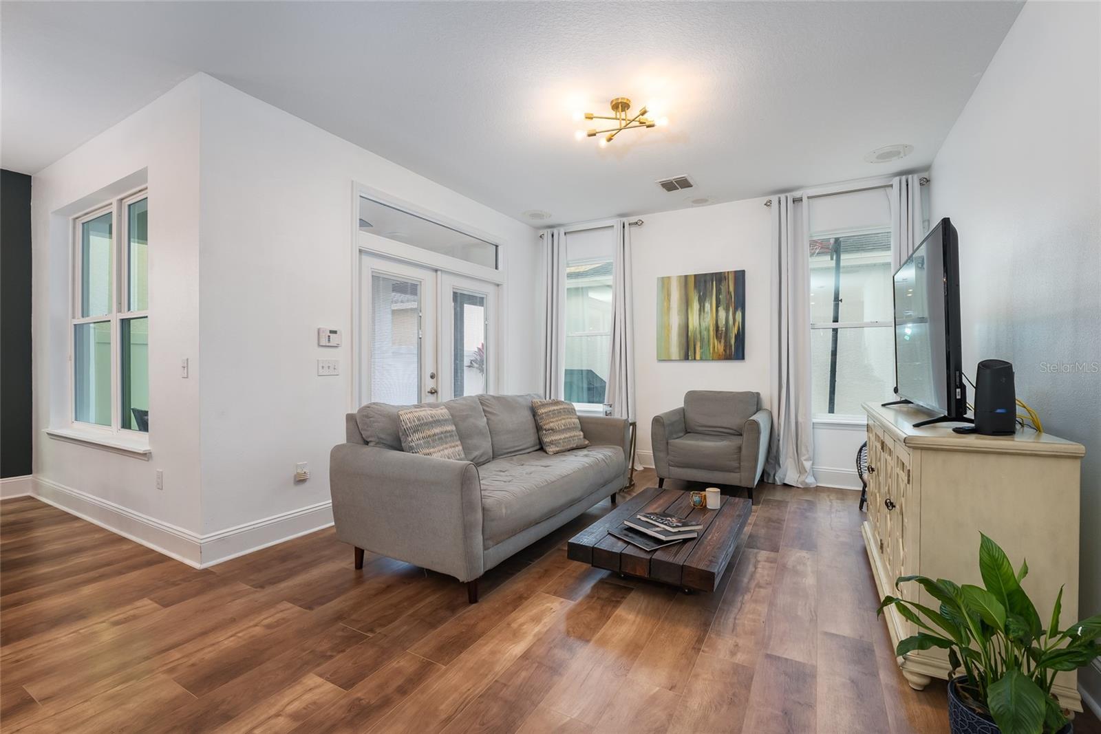 6382 Golden Dewdrop Trl