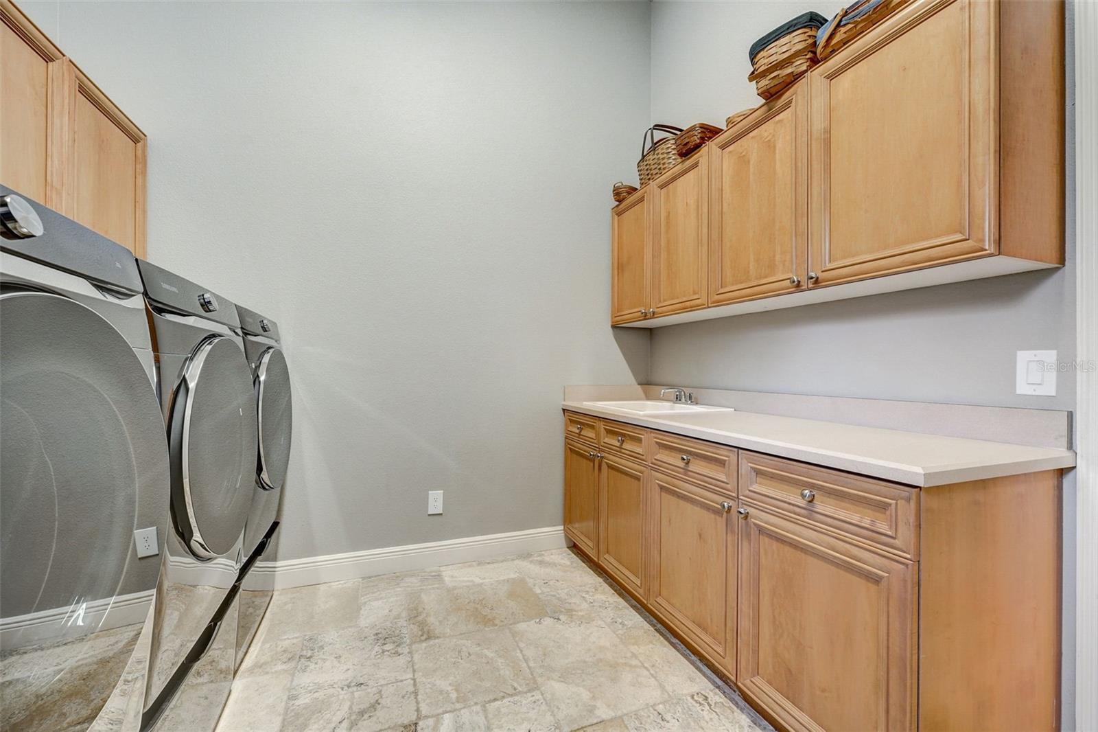 4090 Bermuda Grove Pl