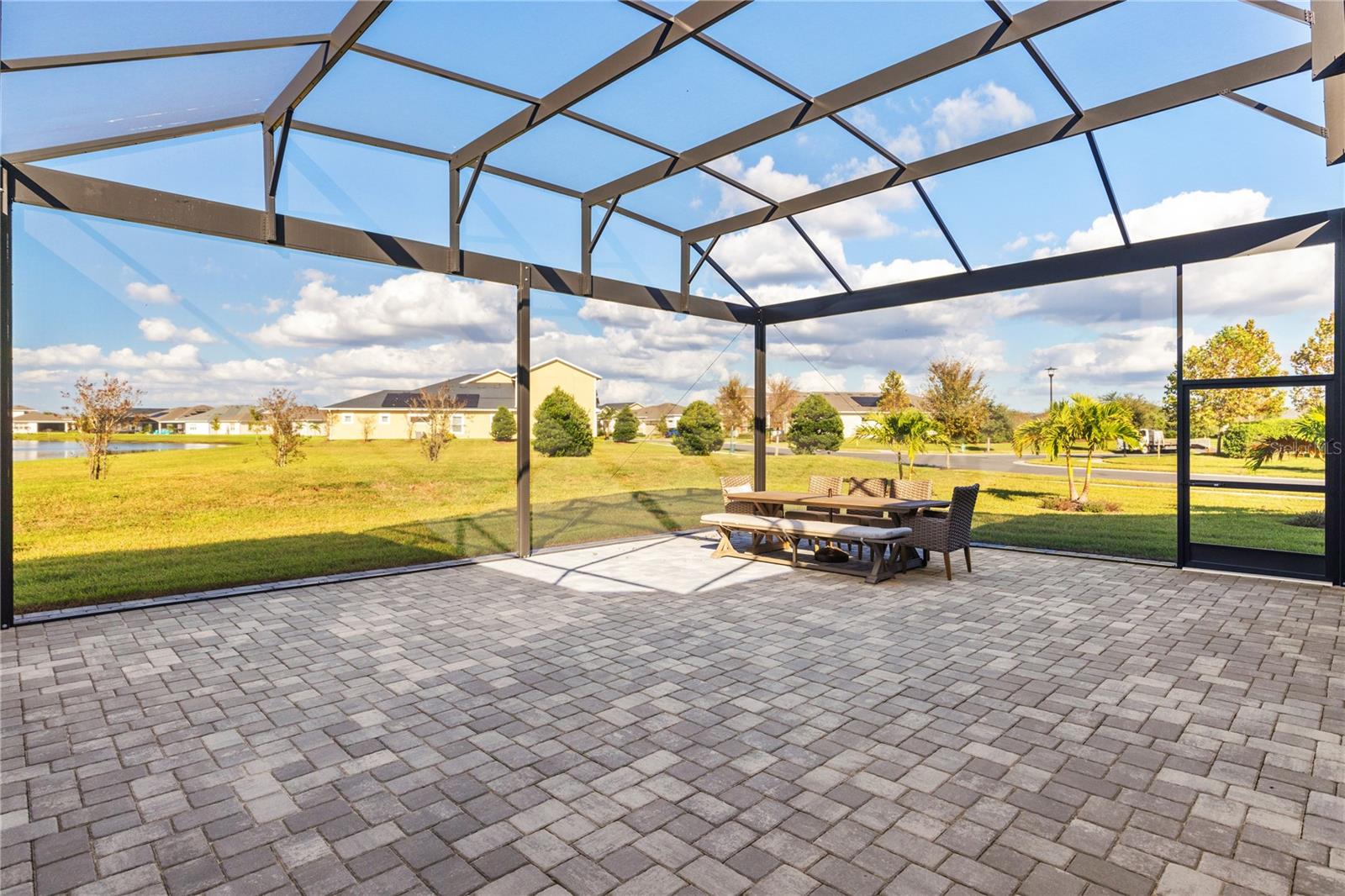 2669 Meadowedge Loop