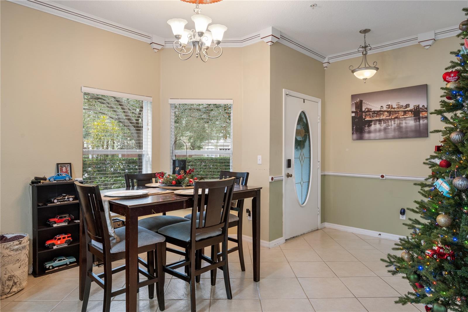 969 CRESTWOOD COMMONS AVE